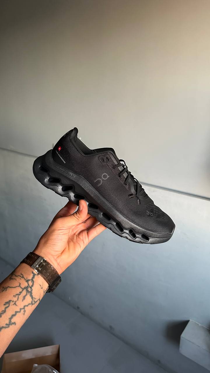 On Running Cloudtilt Sand Cream