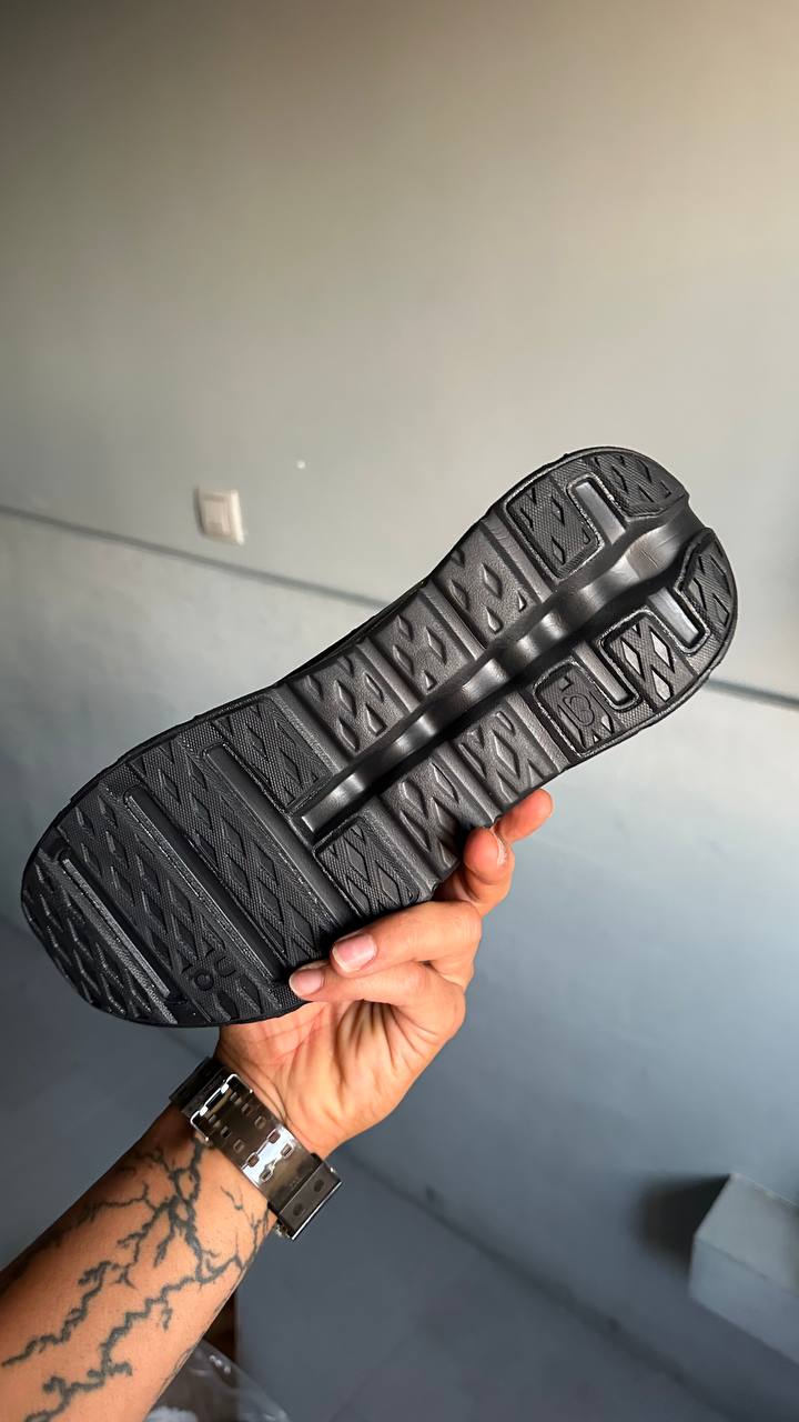 On Running Cloudtilt Sand Cream