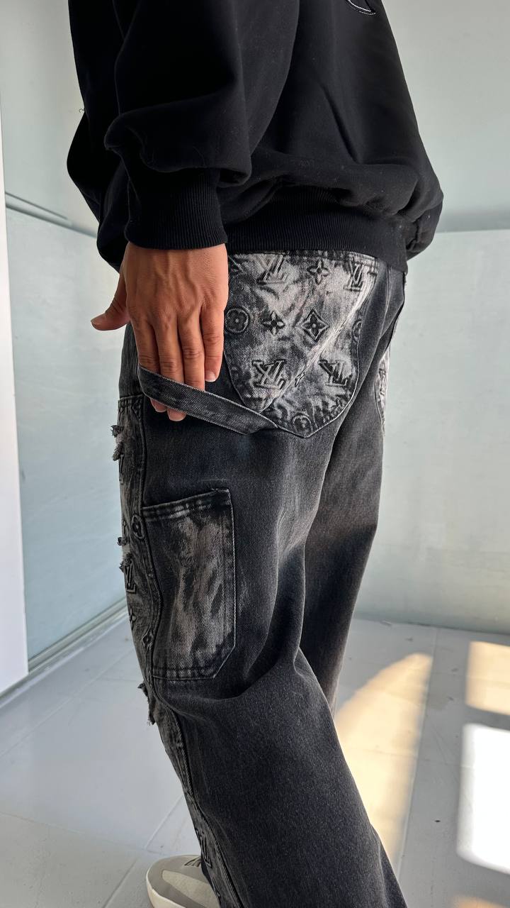 Semi-Baggy Jeans