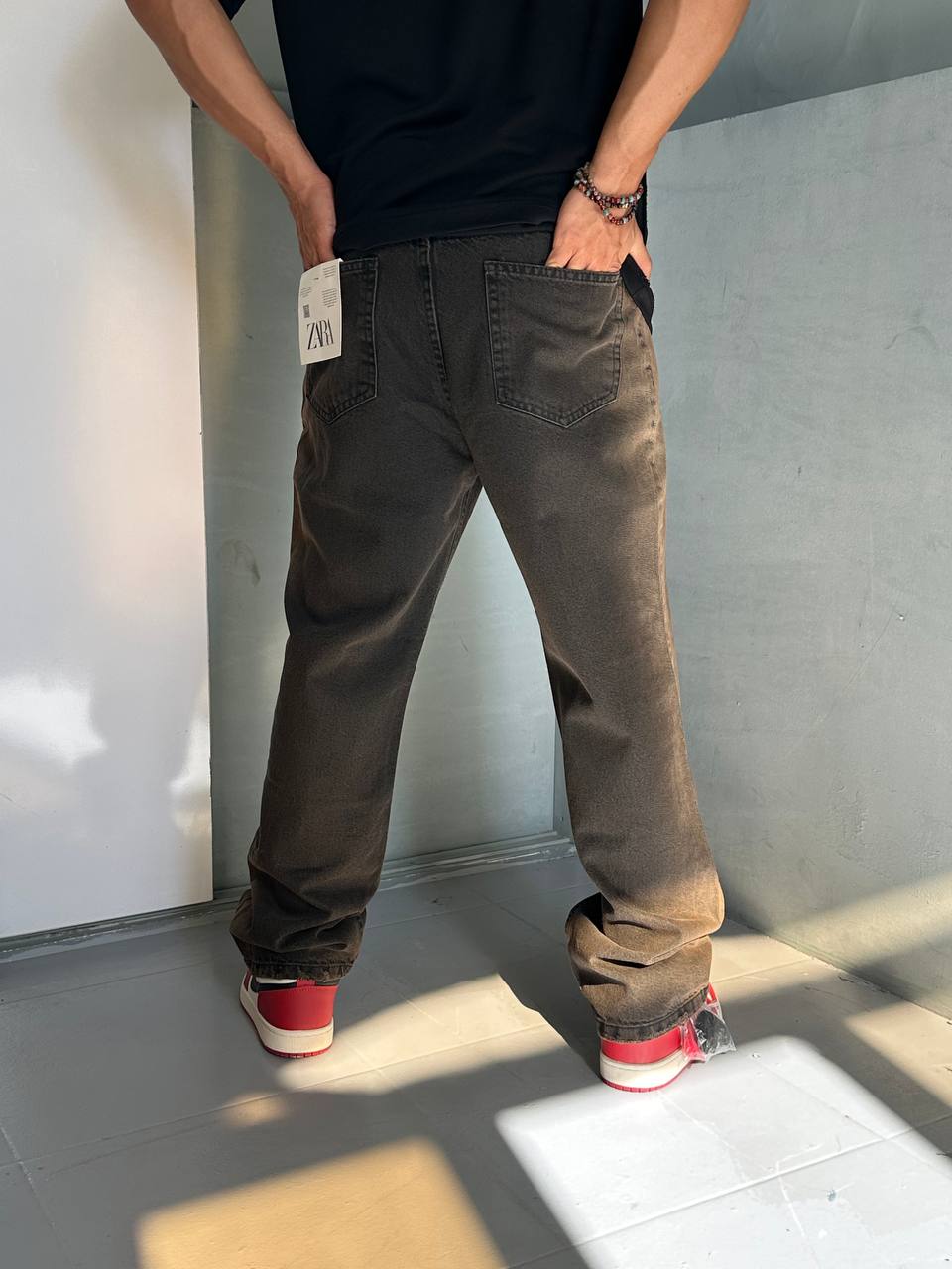 Semi-Baggy Jeans