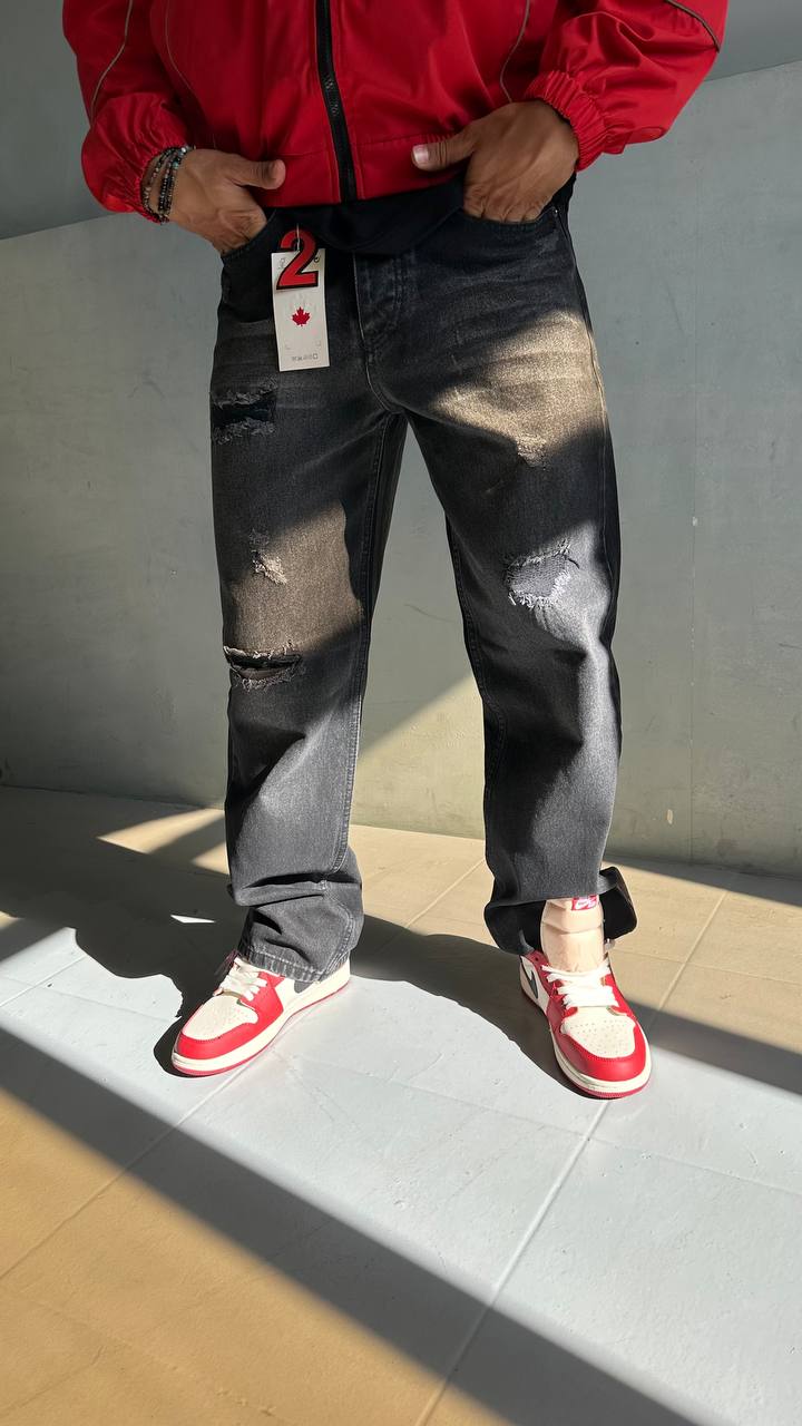 Semi-Baggy Jeans