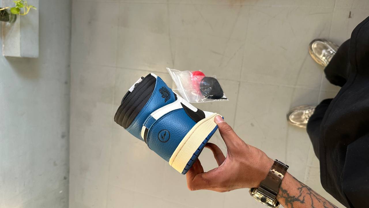 Jordan 1 Travis Scott Fragment