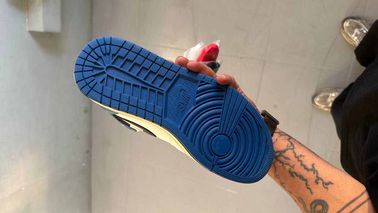 Jordan 1 Travis Scott Fragment