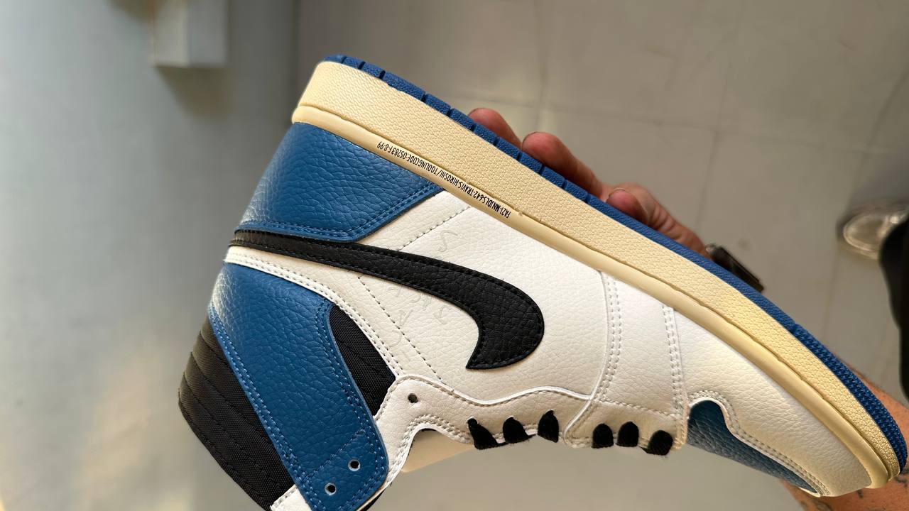 Jordan 1 Travis Scott Fragment