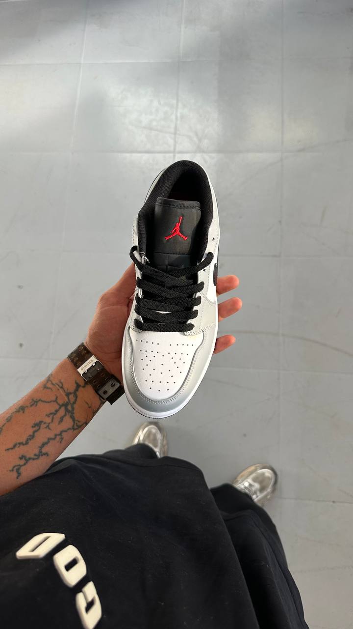 Jordan 1 Smoke Grey