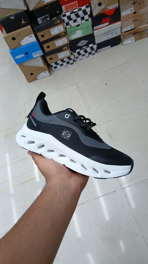 On Running Cloudtilt Sand Cream