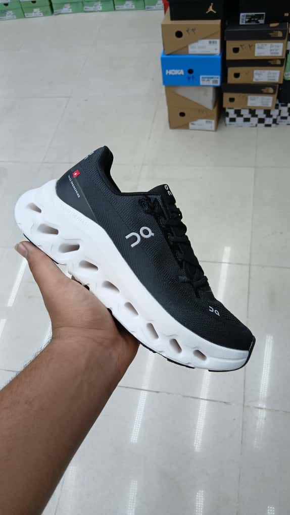 On Running Cloudtilt Sand Cream