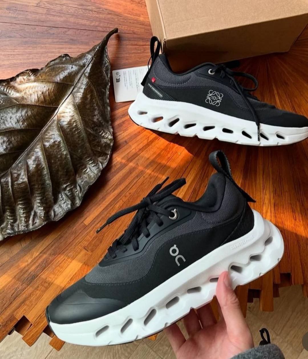 On Running Cloudtilt Sand Cream