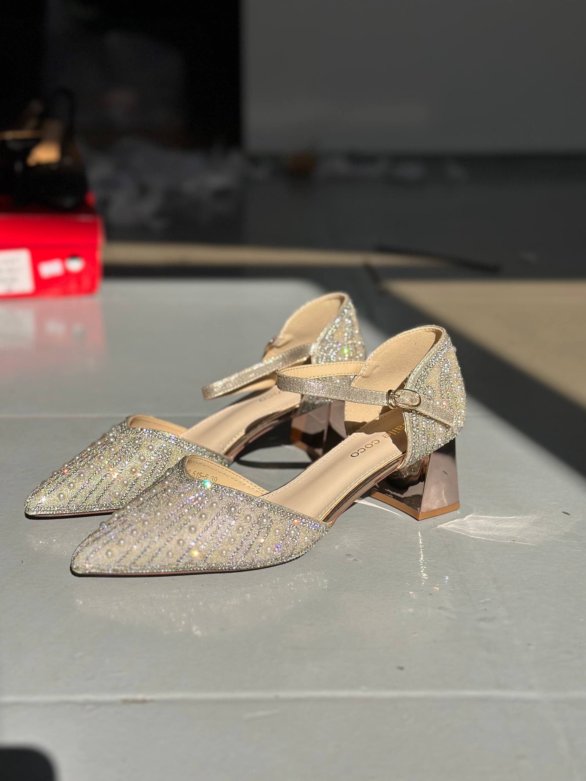 Women's formal shoes