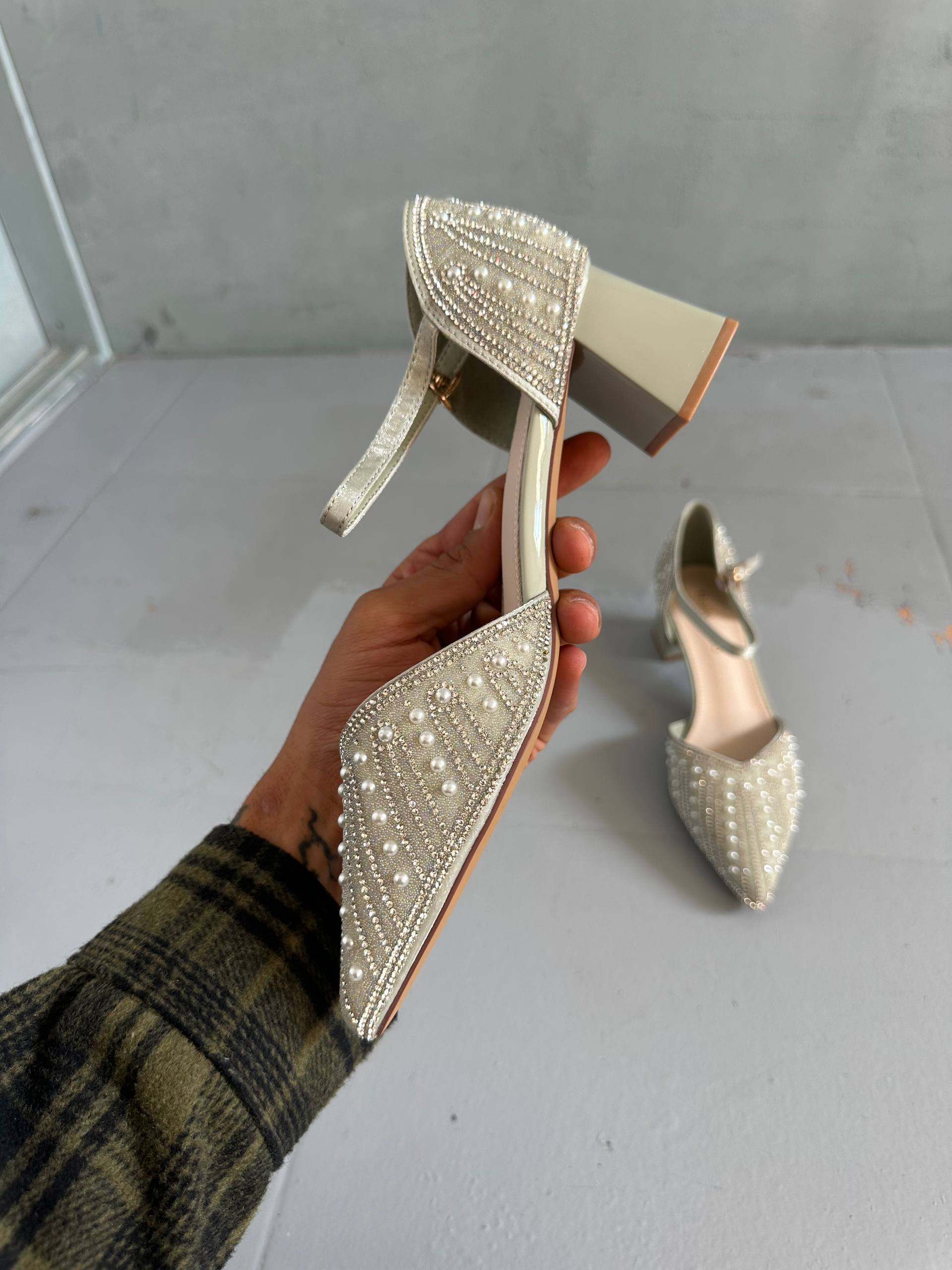 Women's formal shoes