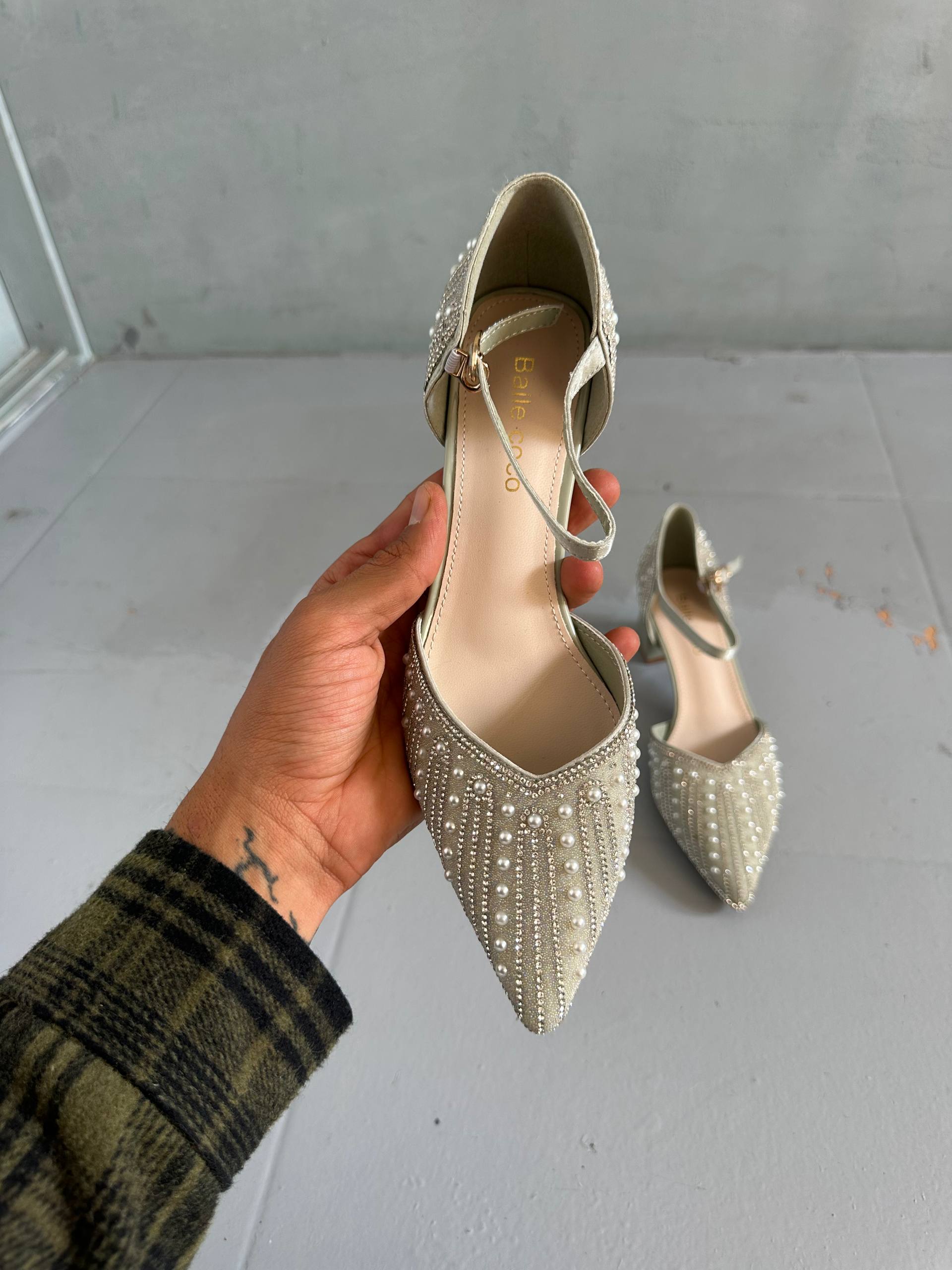 Women's formal shoes
