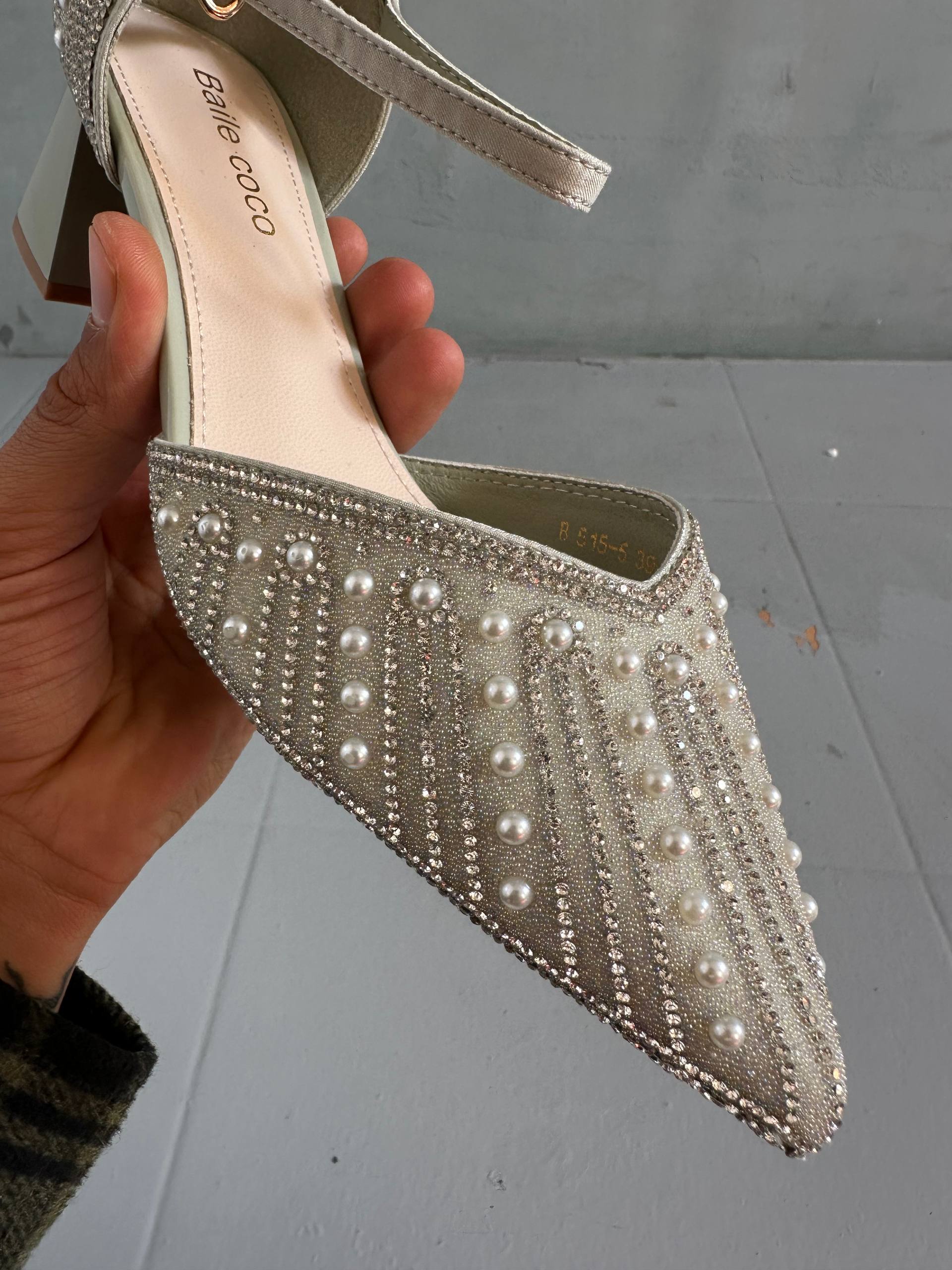 Women's formal shoes