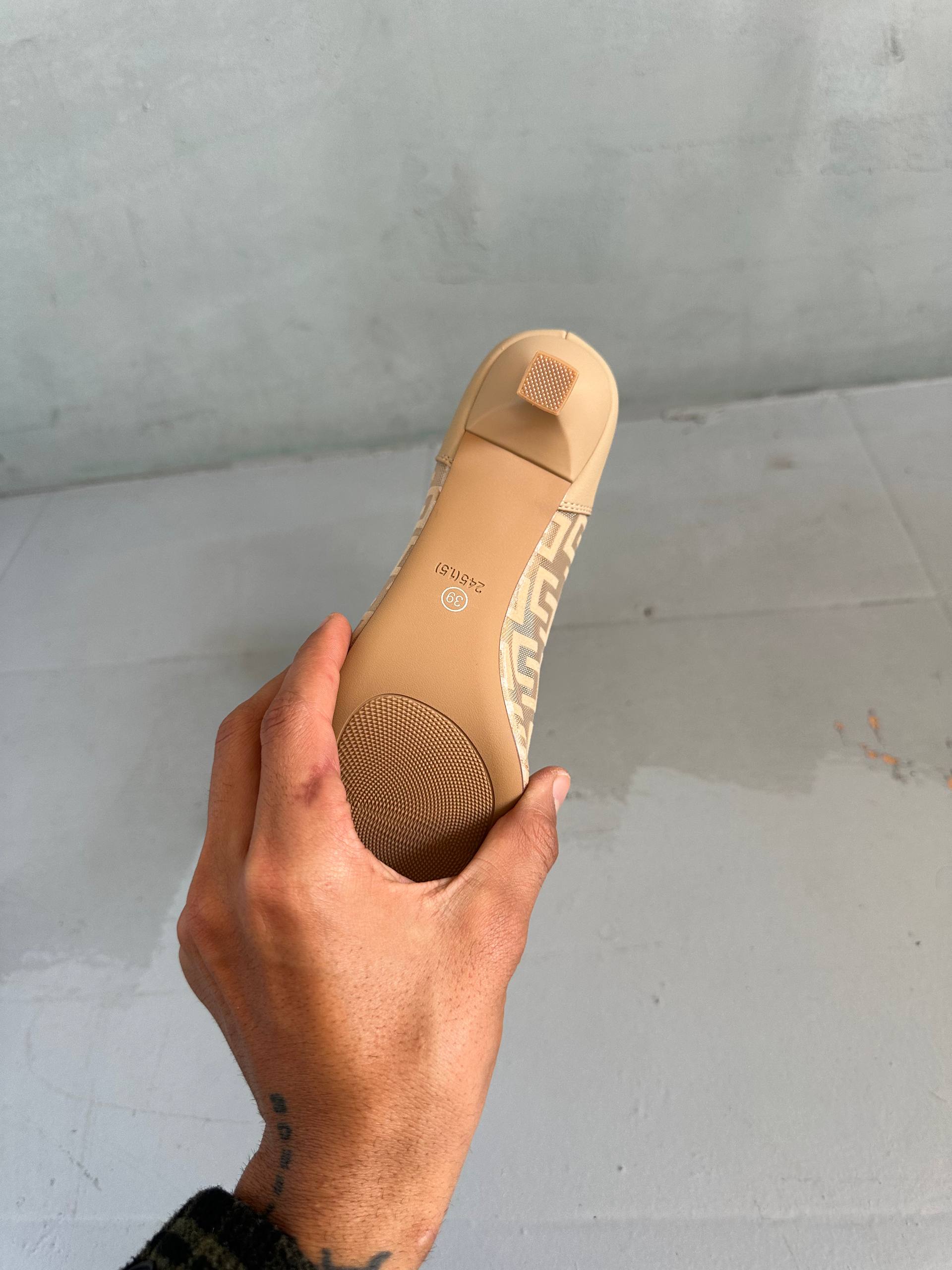 Women's formal shoes