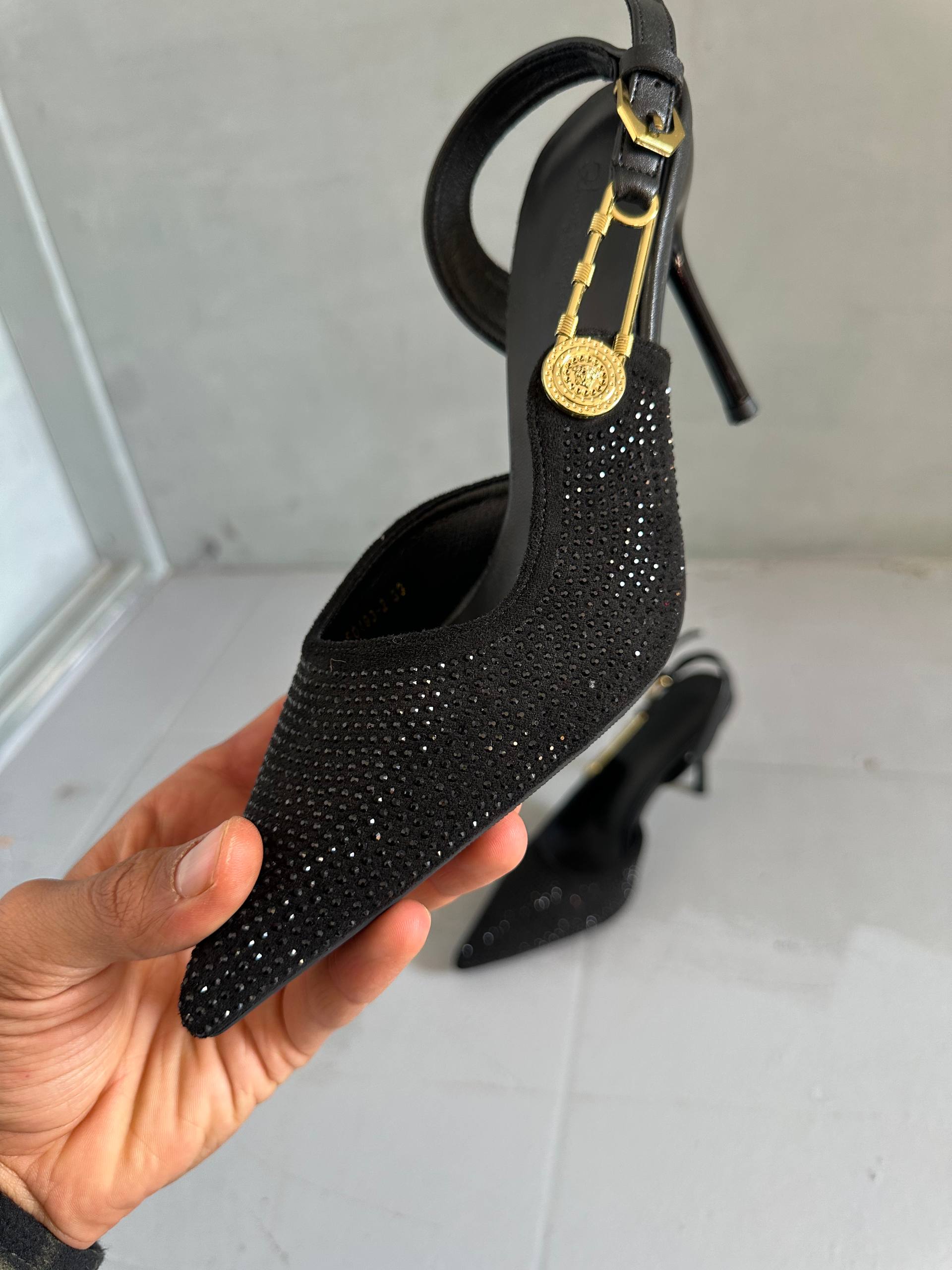 Women's formal shoes