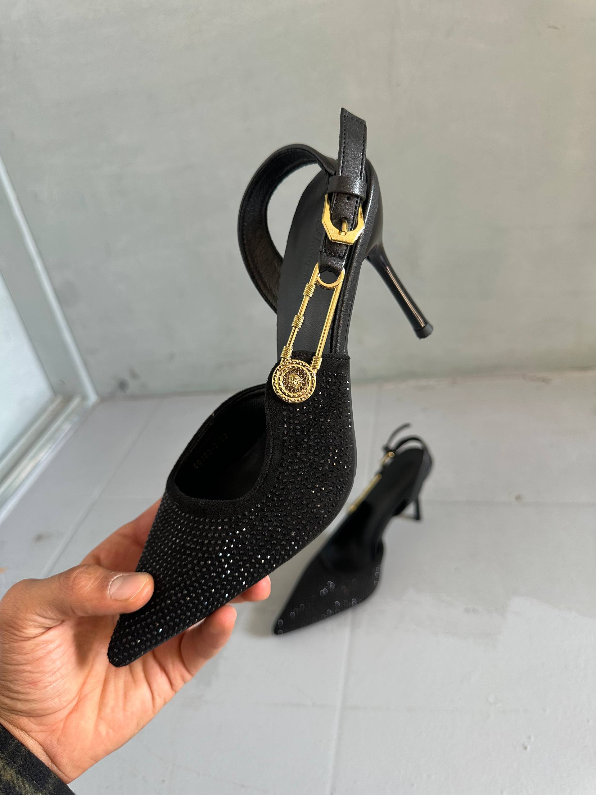 Women's formal shoes