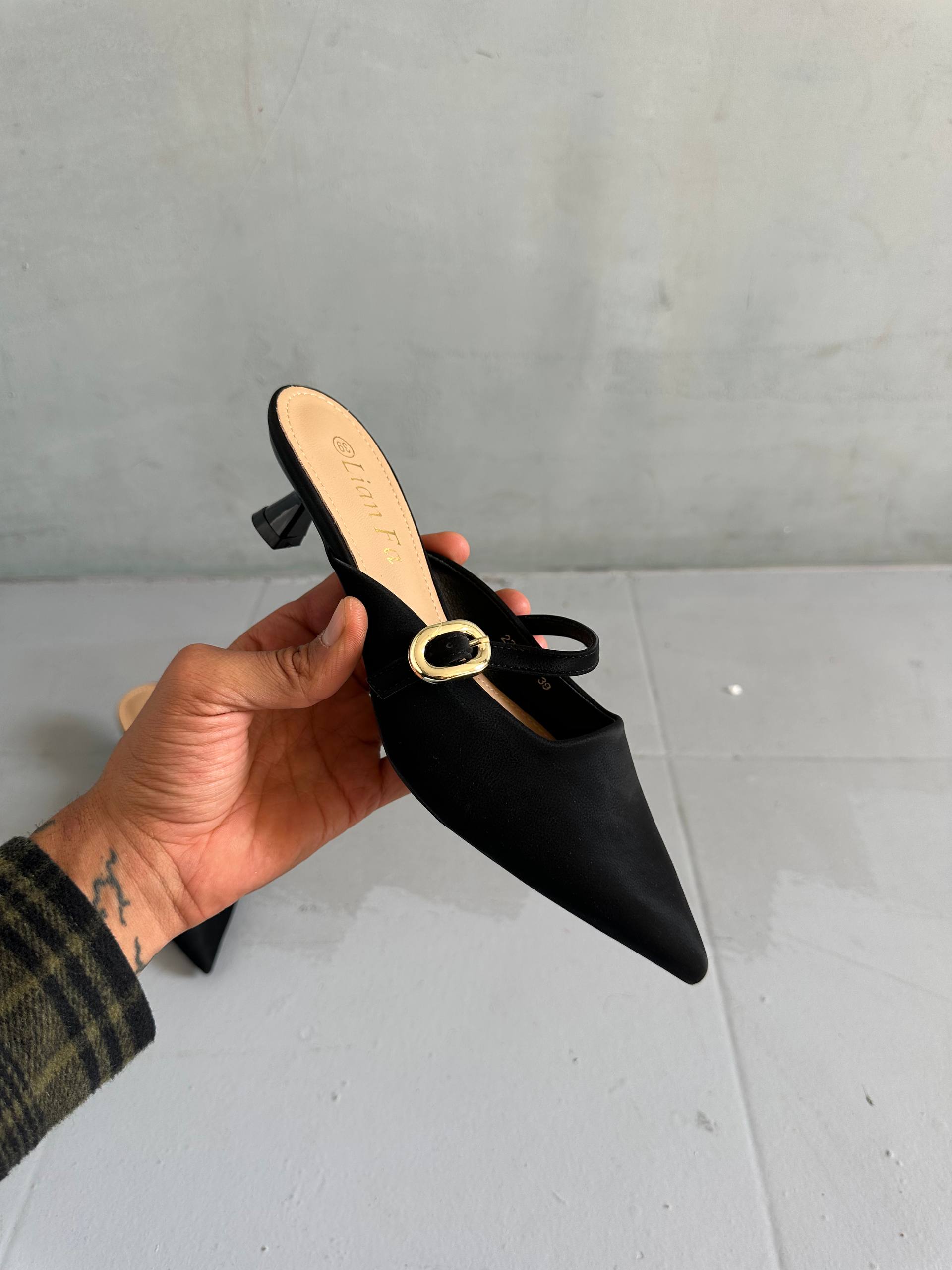 Women's formal shoes