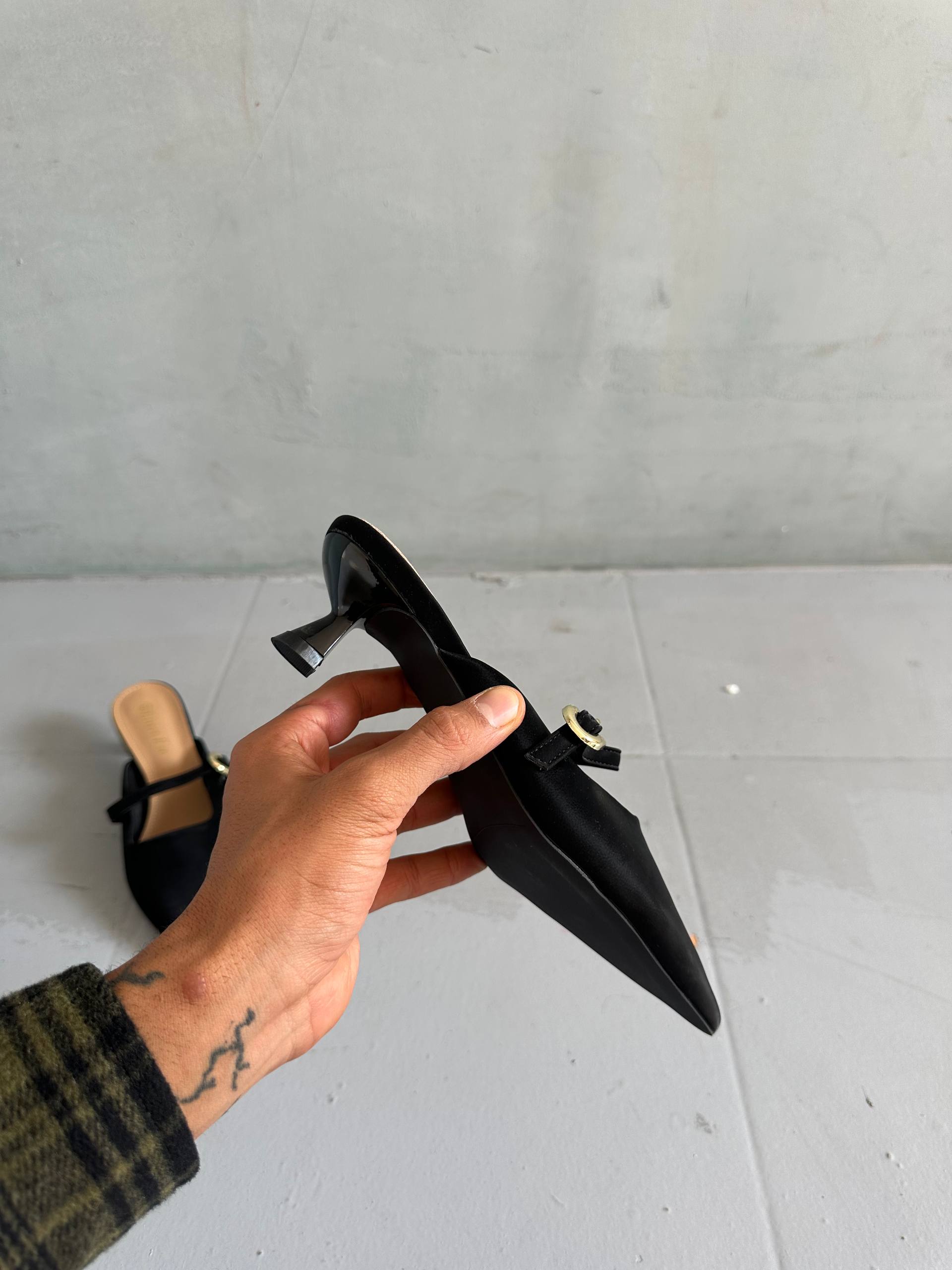 Women's formal shoes