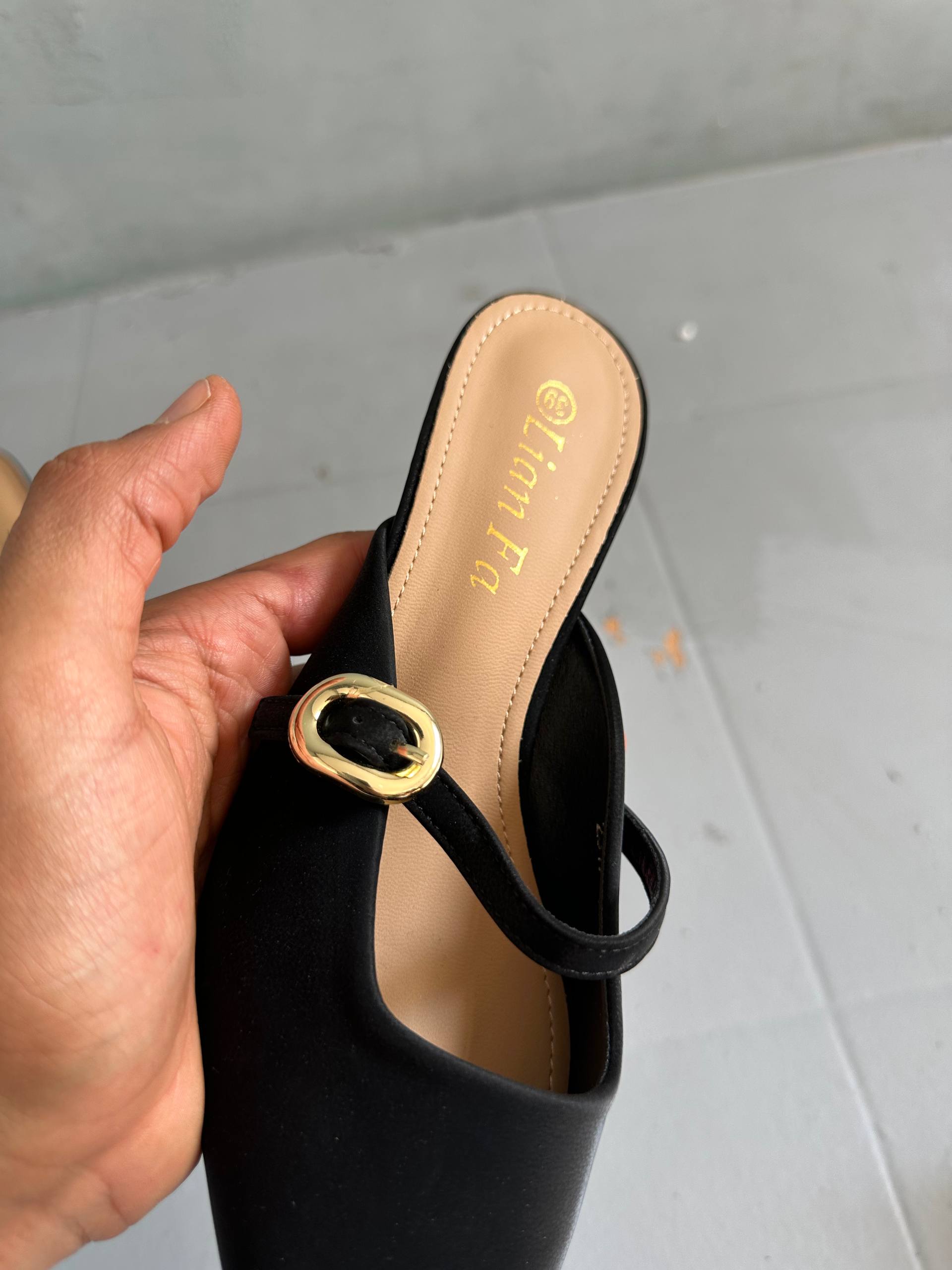 Women's formal shoes