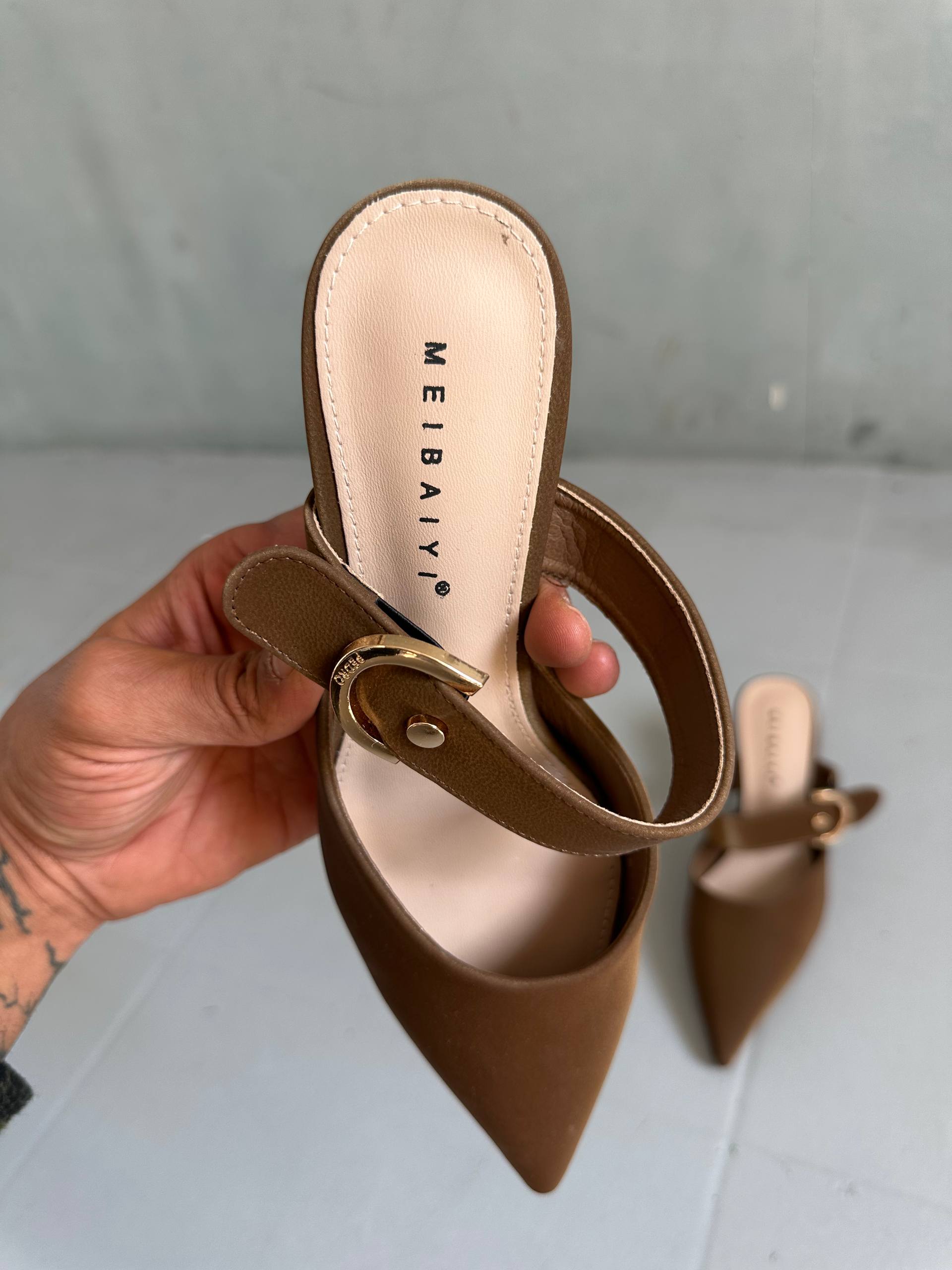 Women's formal shoes