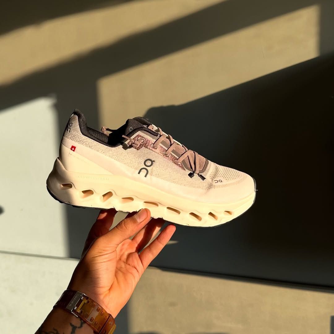 On Running Cloudtilt Sand Cream