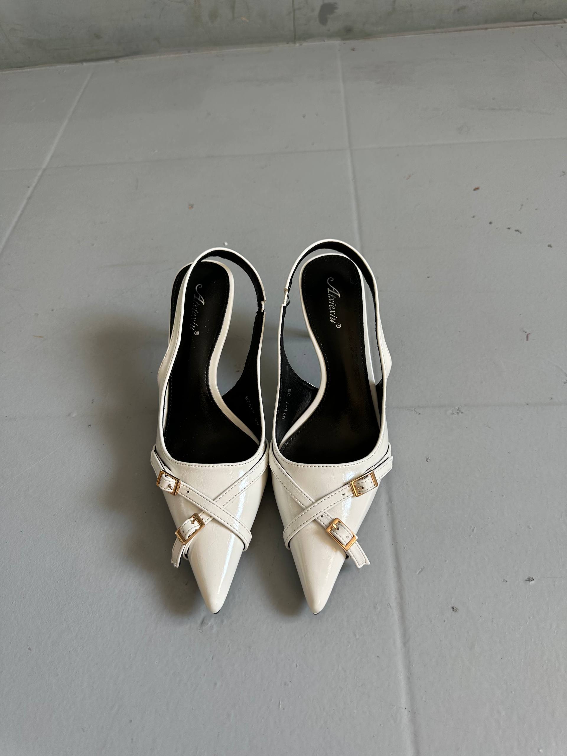 Women's formal shoes