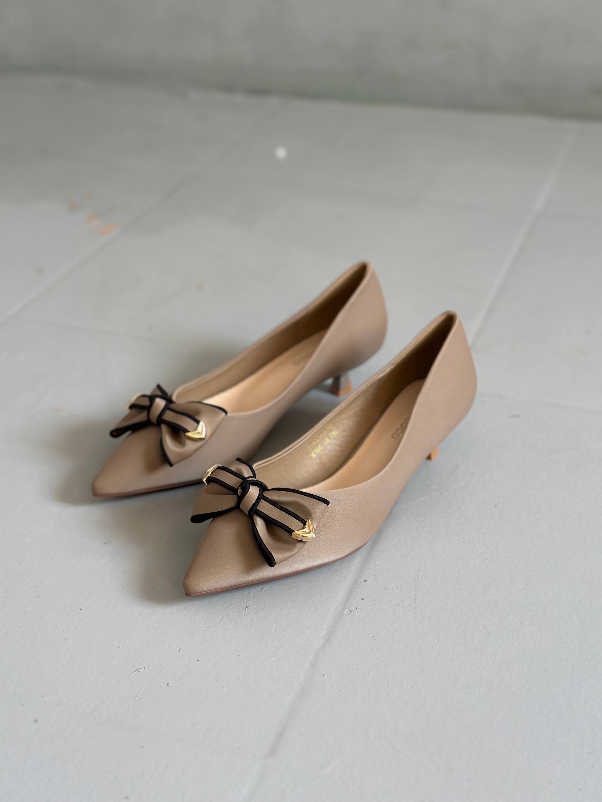 Women's formal shoes