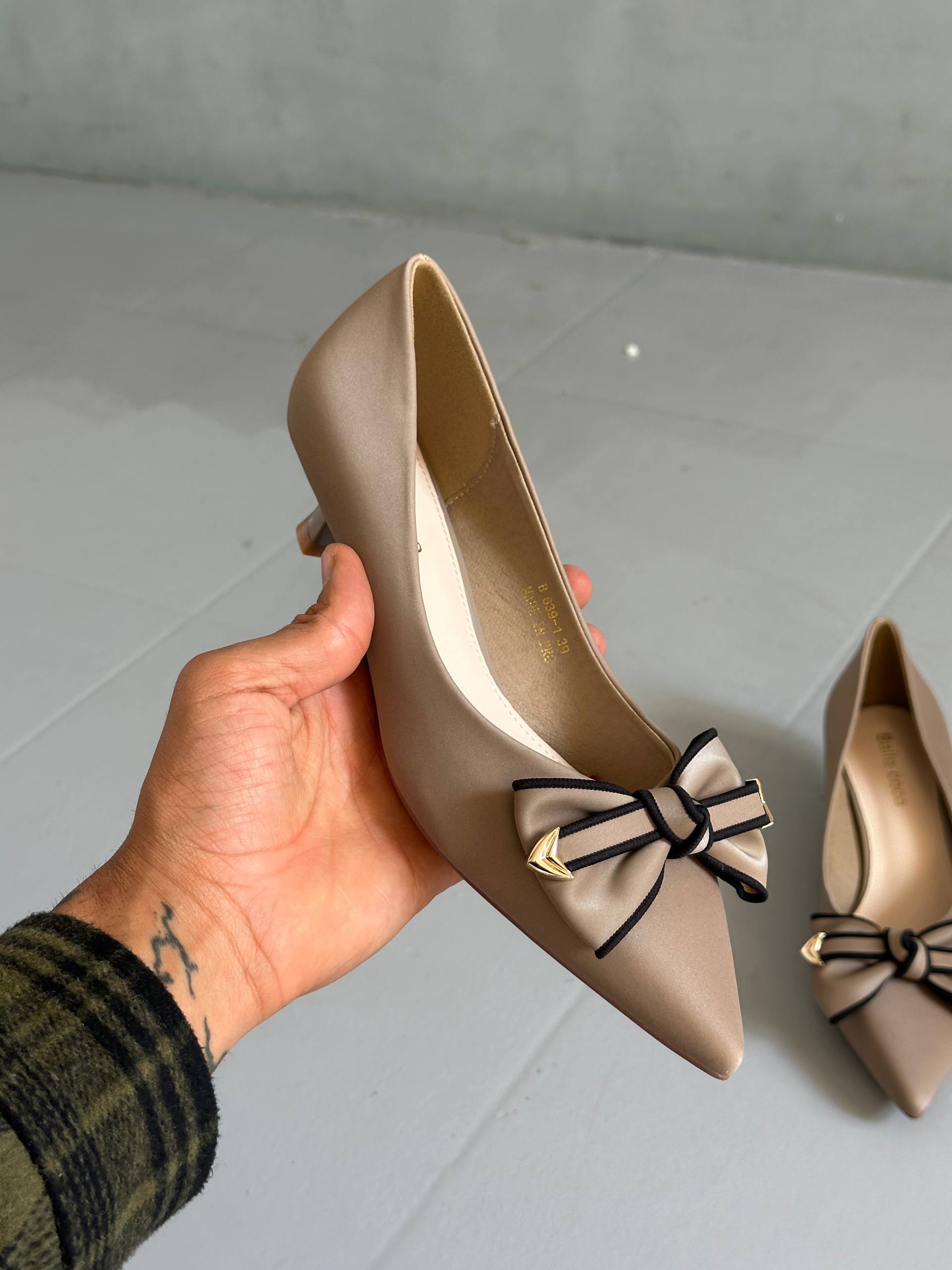 Women's formal shoes