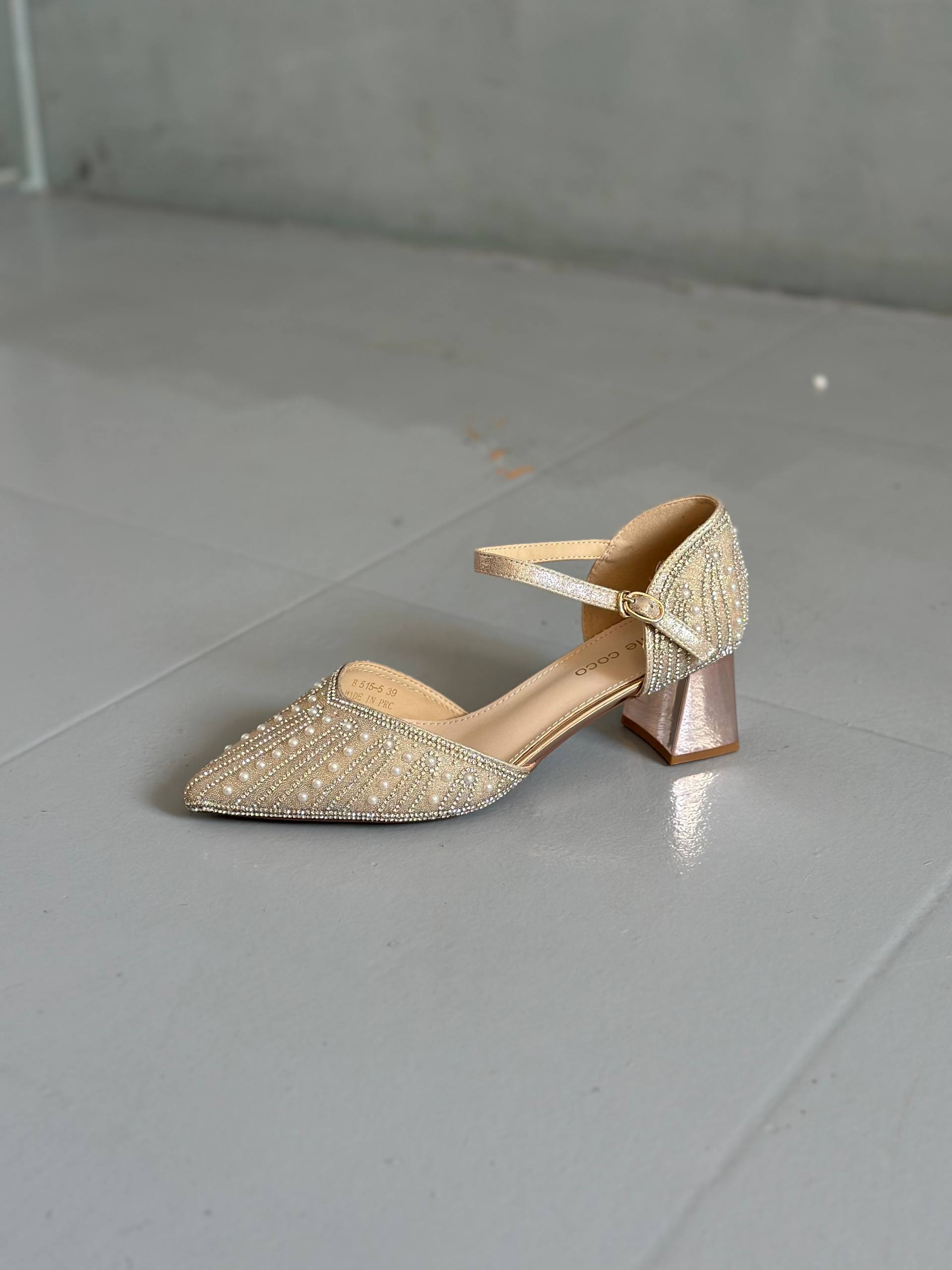 Women's formal shoes