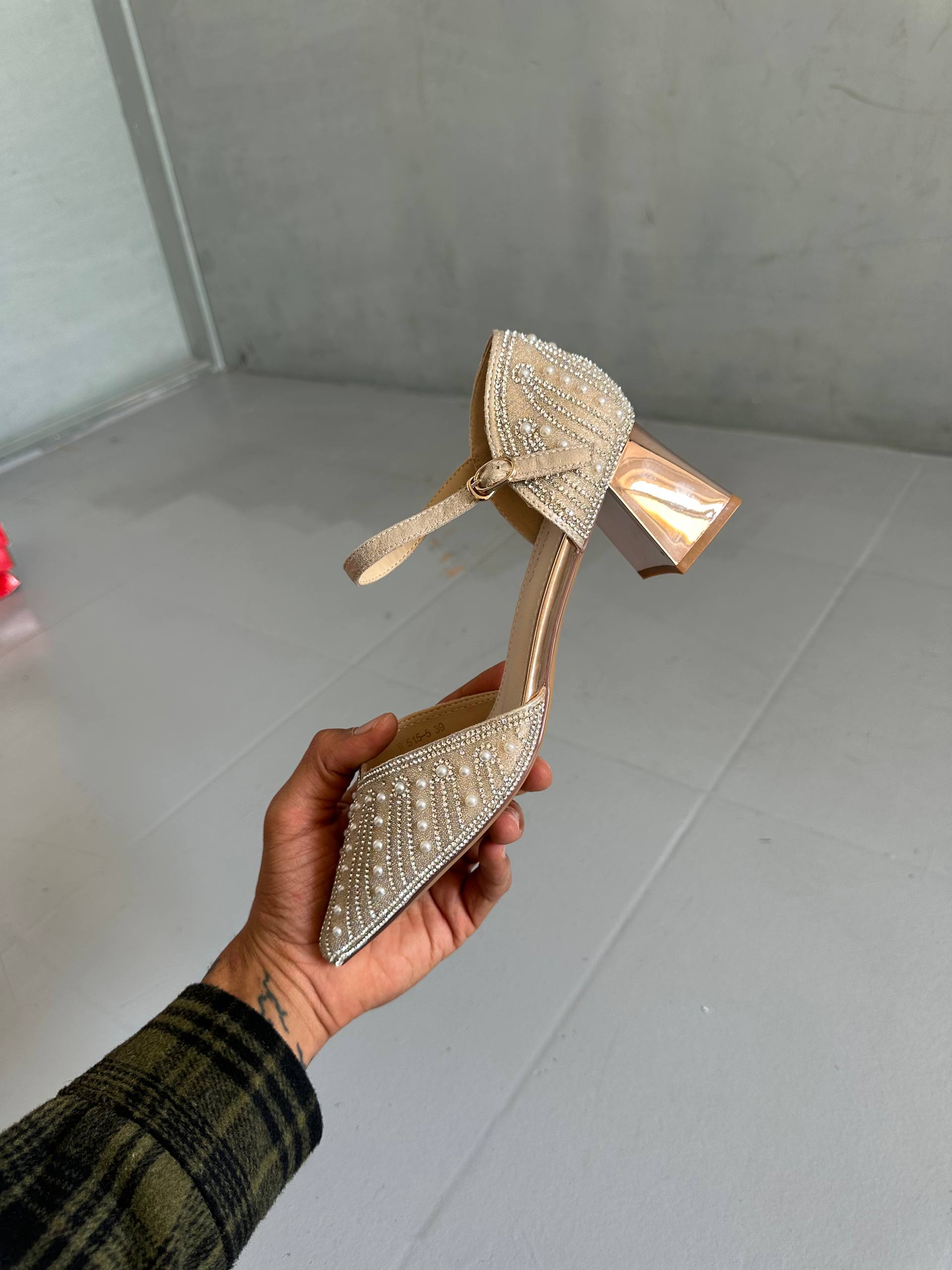 Women's formal shoes