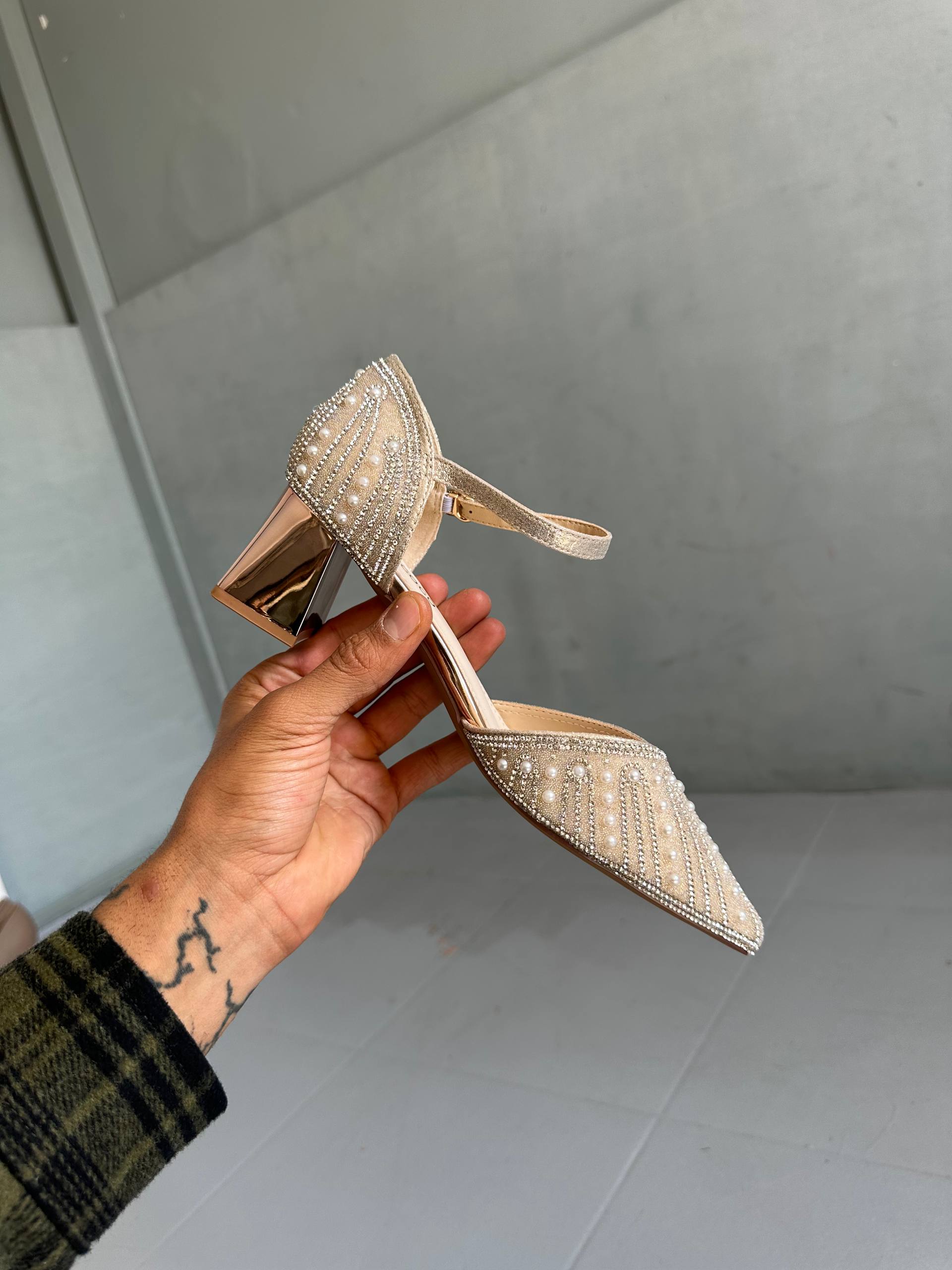 Women's formal shoes