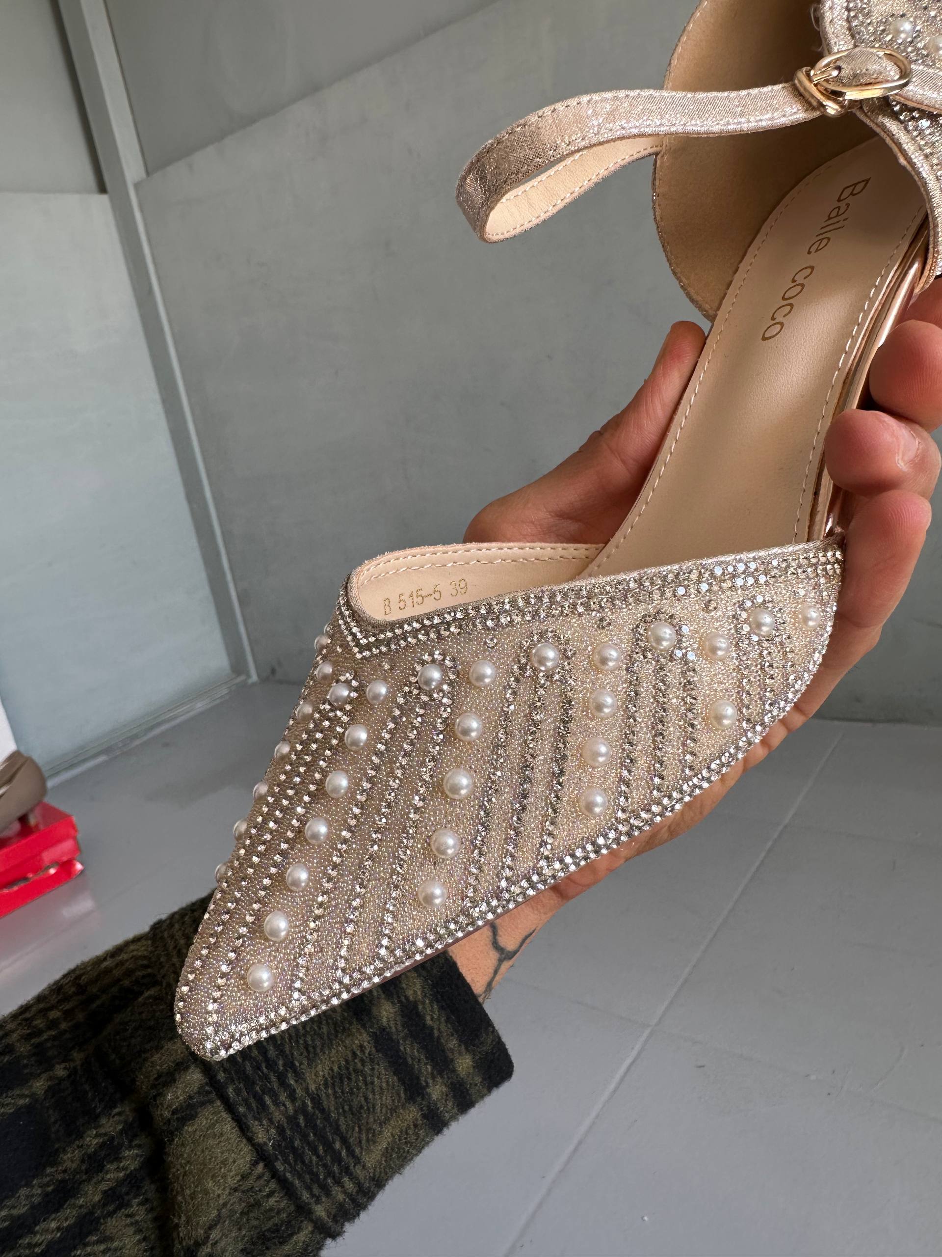 Women's formal shoes