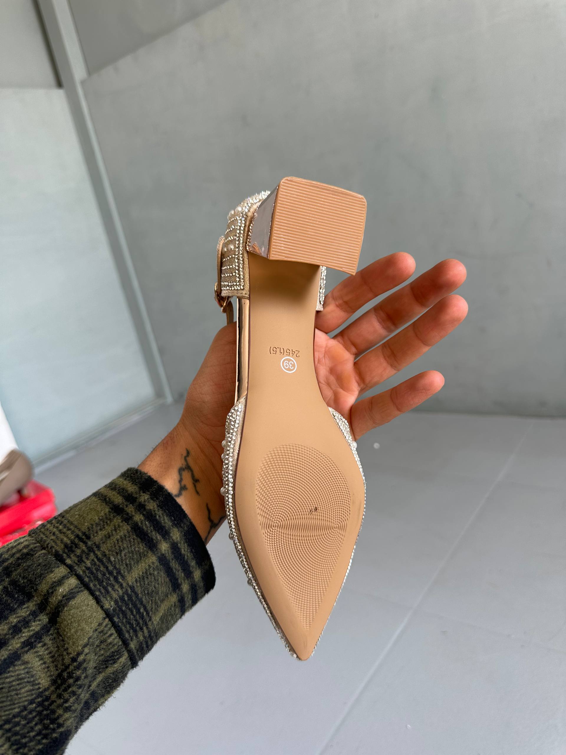 Women's formal shoes