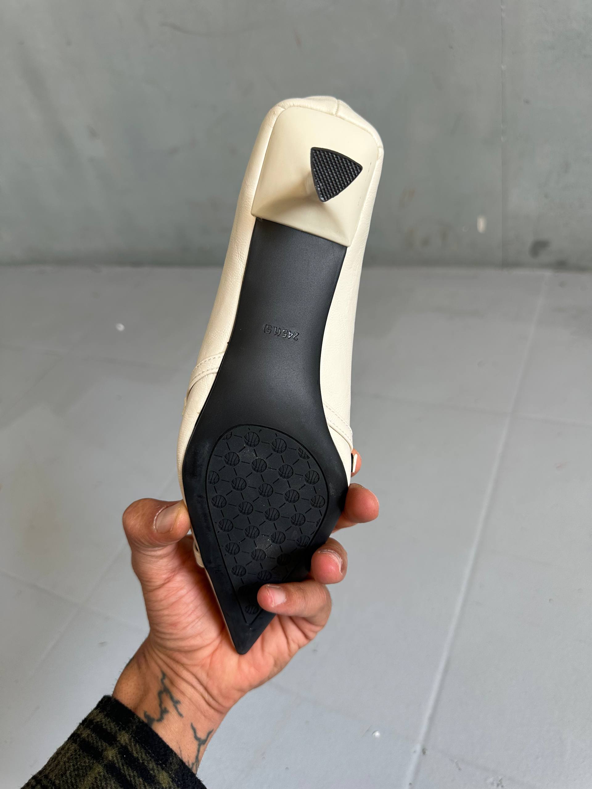 Women's formal shoes