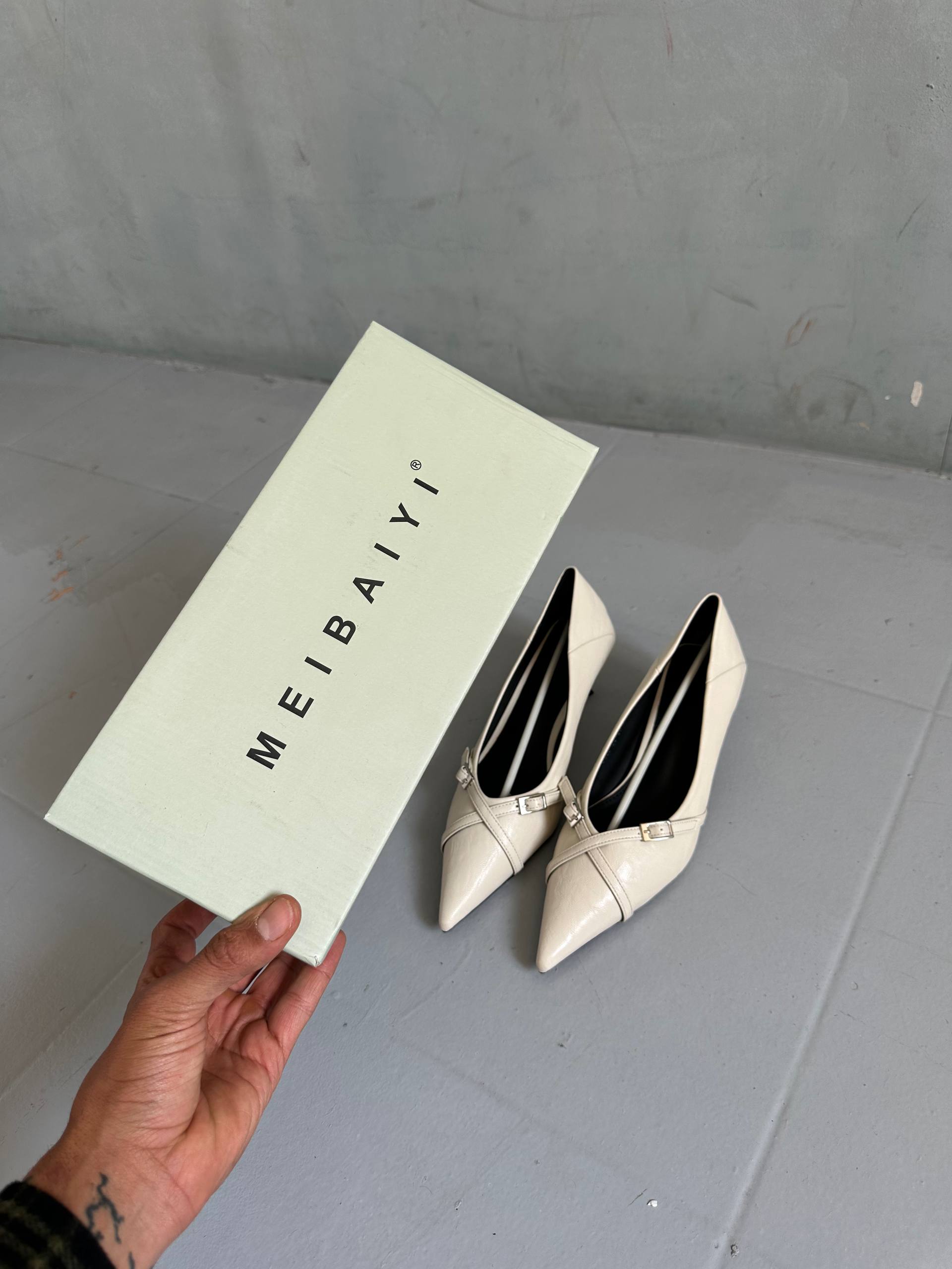 Women's formal shoes