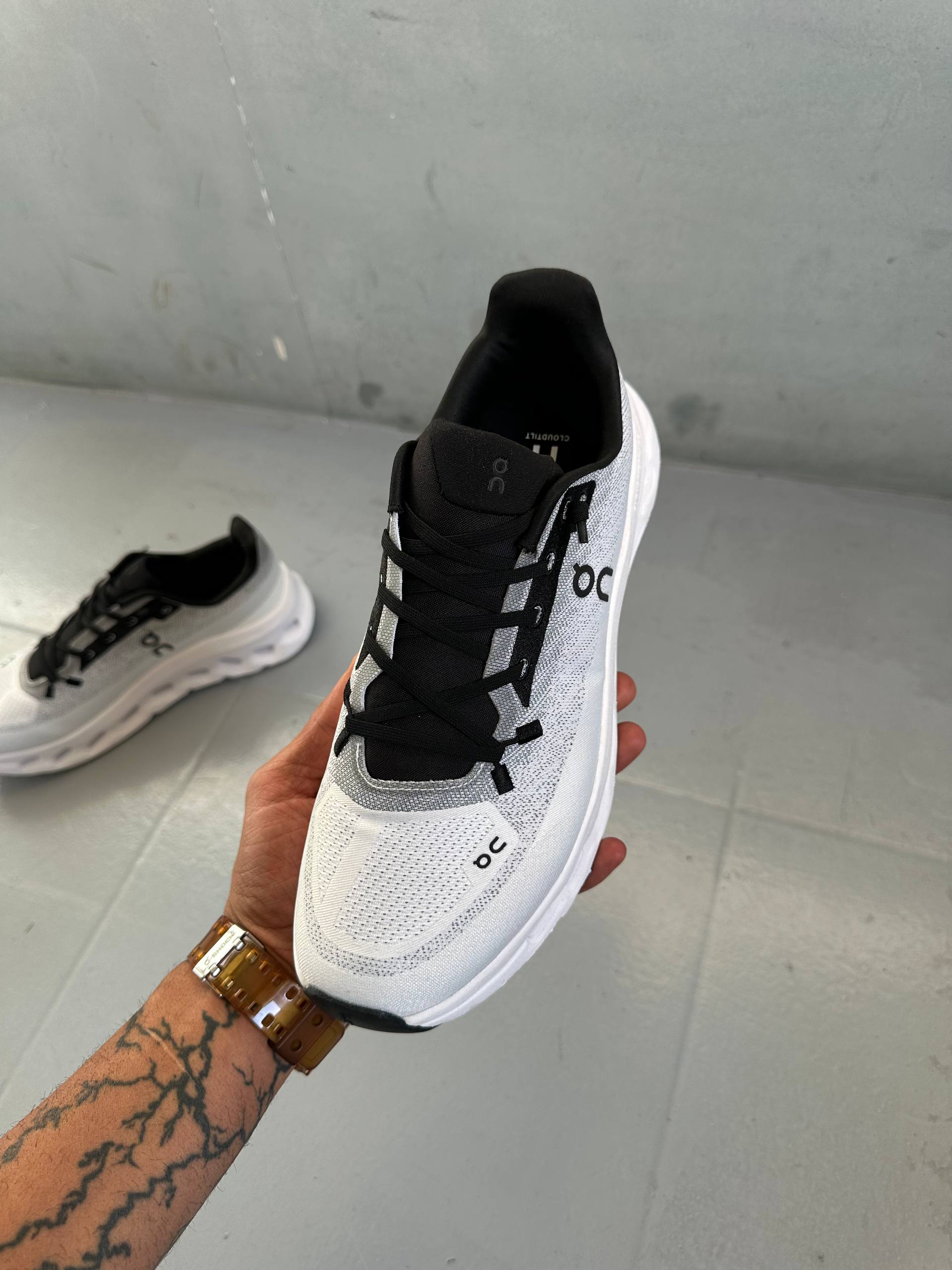 On Running Cloudtilt Sand Cream