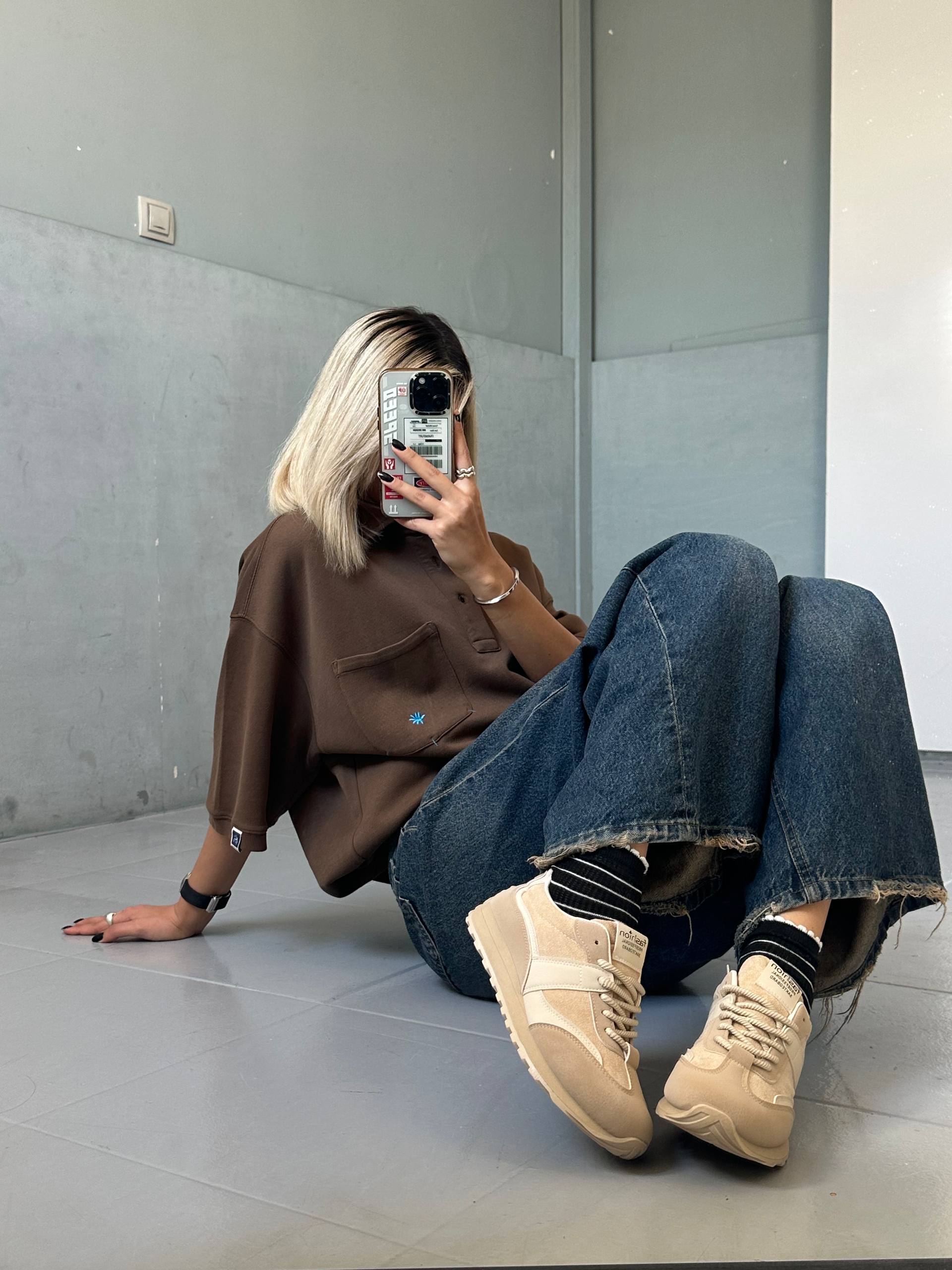 Fashionable sneakers