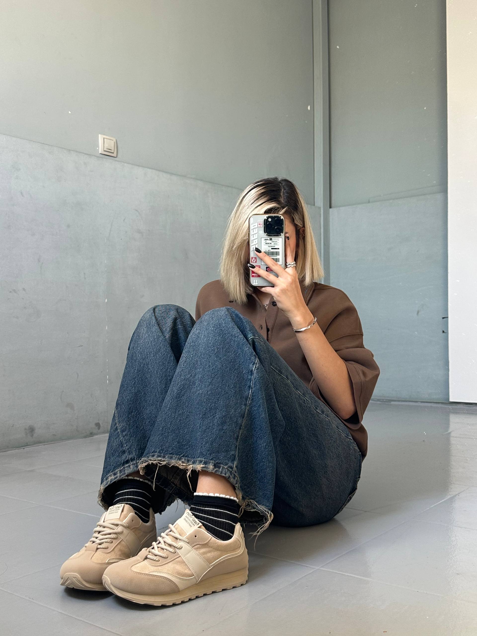 Fashionable sneakers