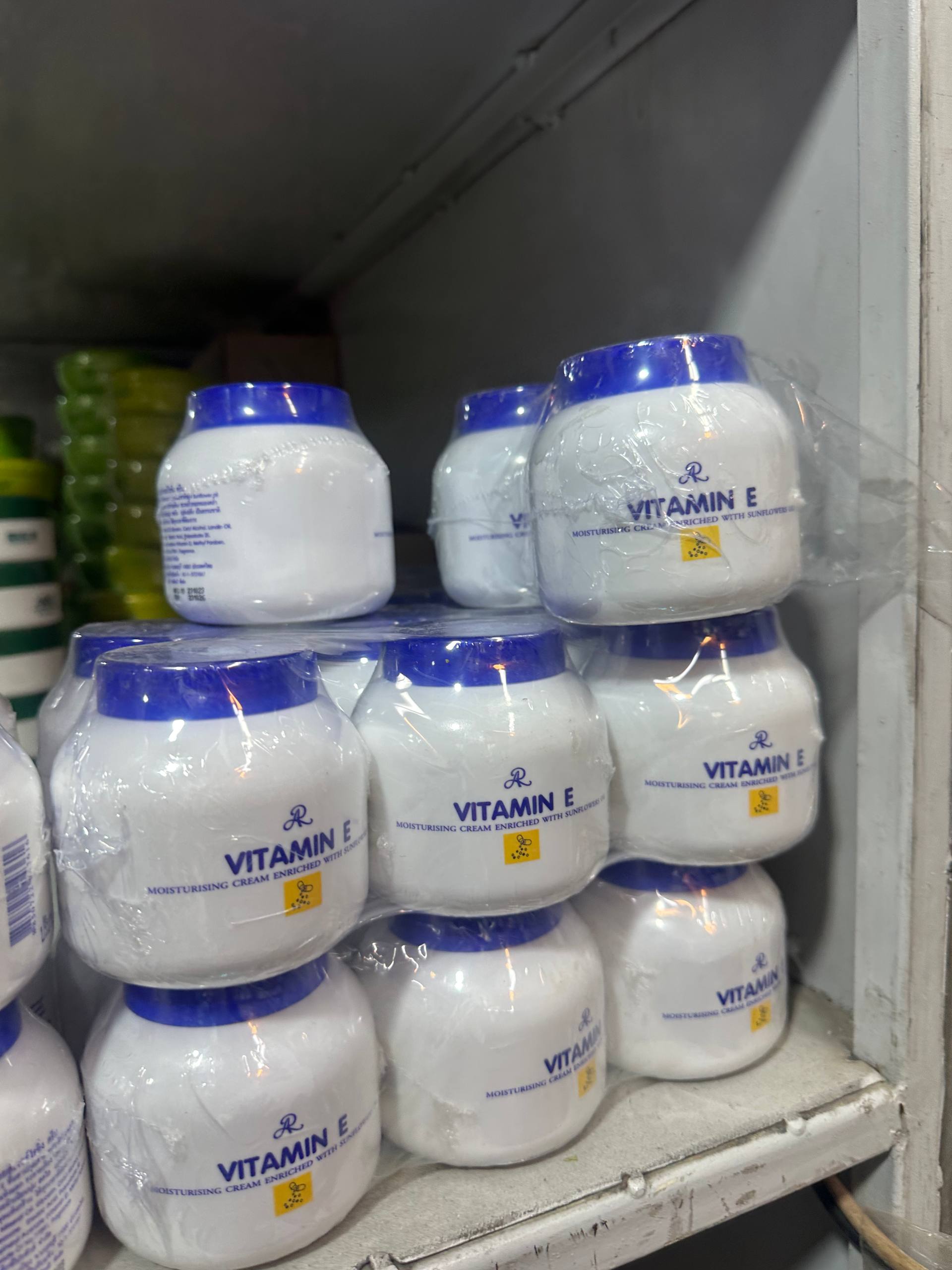 AR Vitamin E Moisturizing Cream