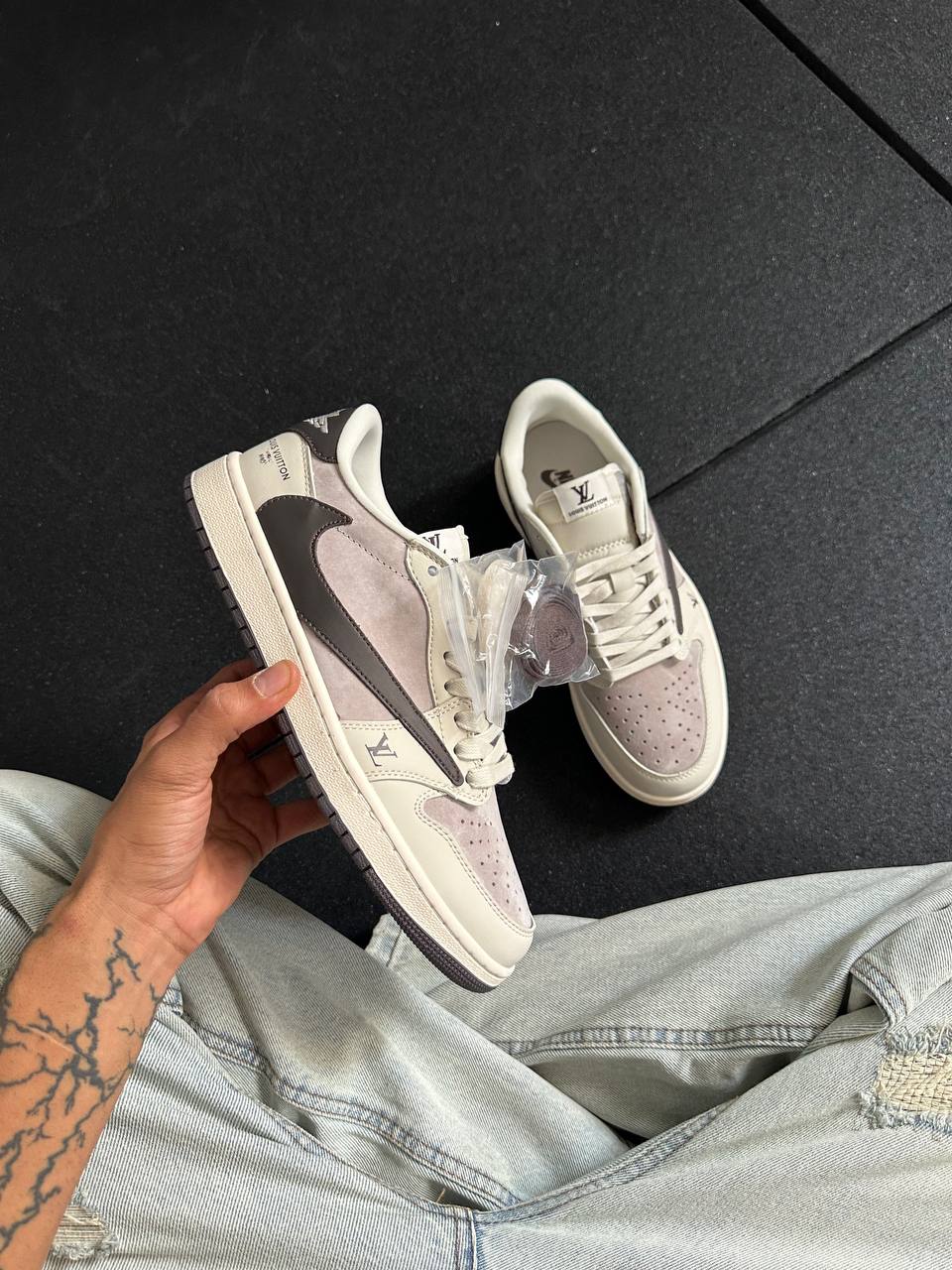 Jordan 1 Travis Scott Louis Vuitton