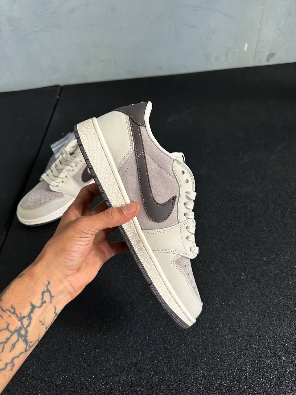 Jordan 1 Travis Scott Louis Vuitton