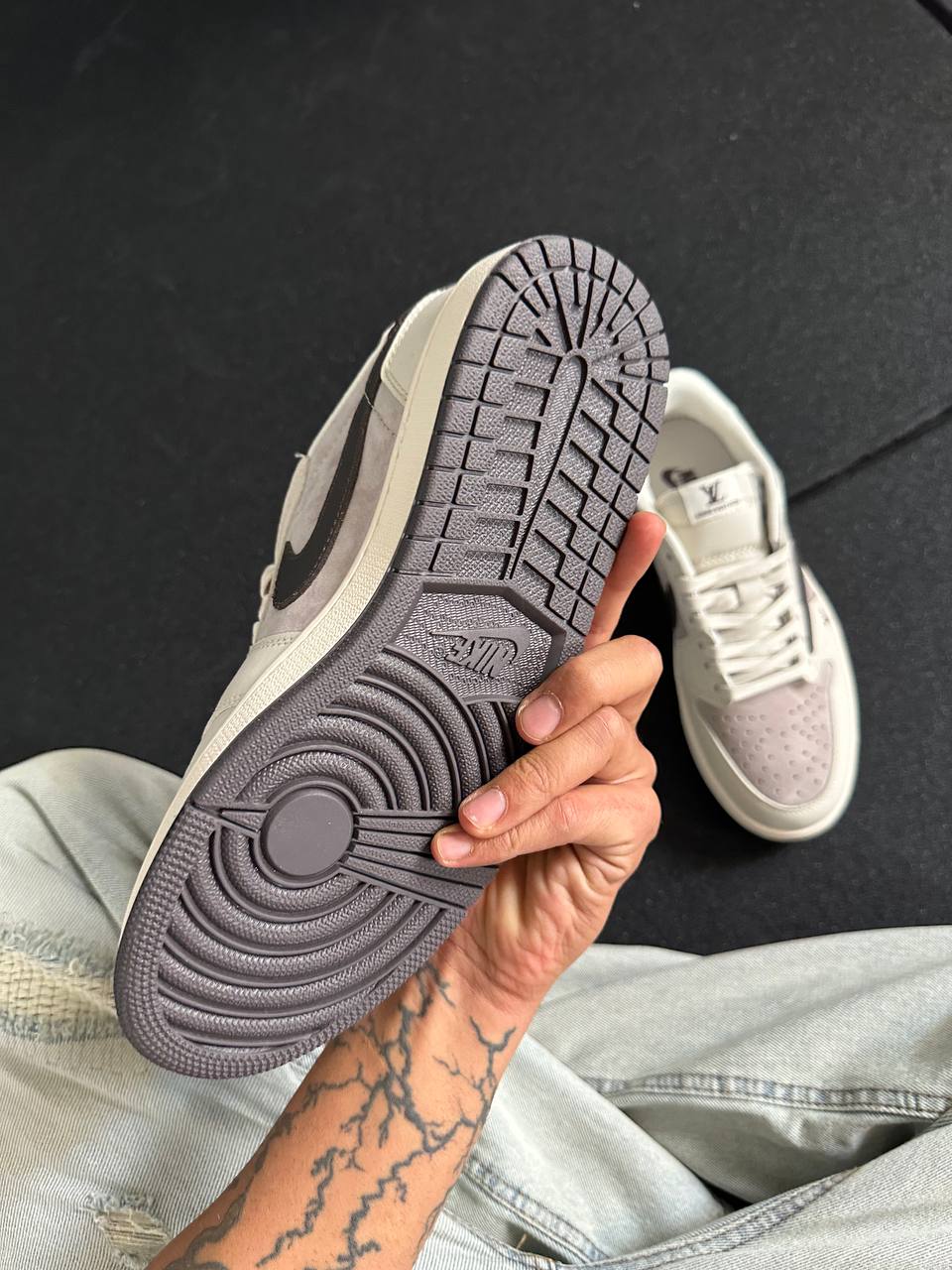 Jordan 1 Travis Scott Louis Vuitton