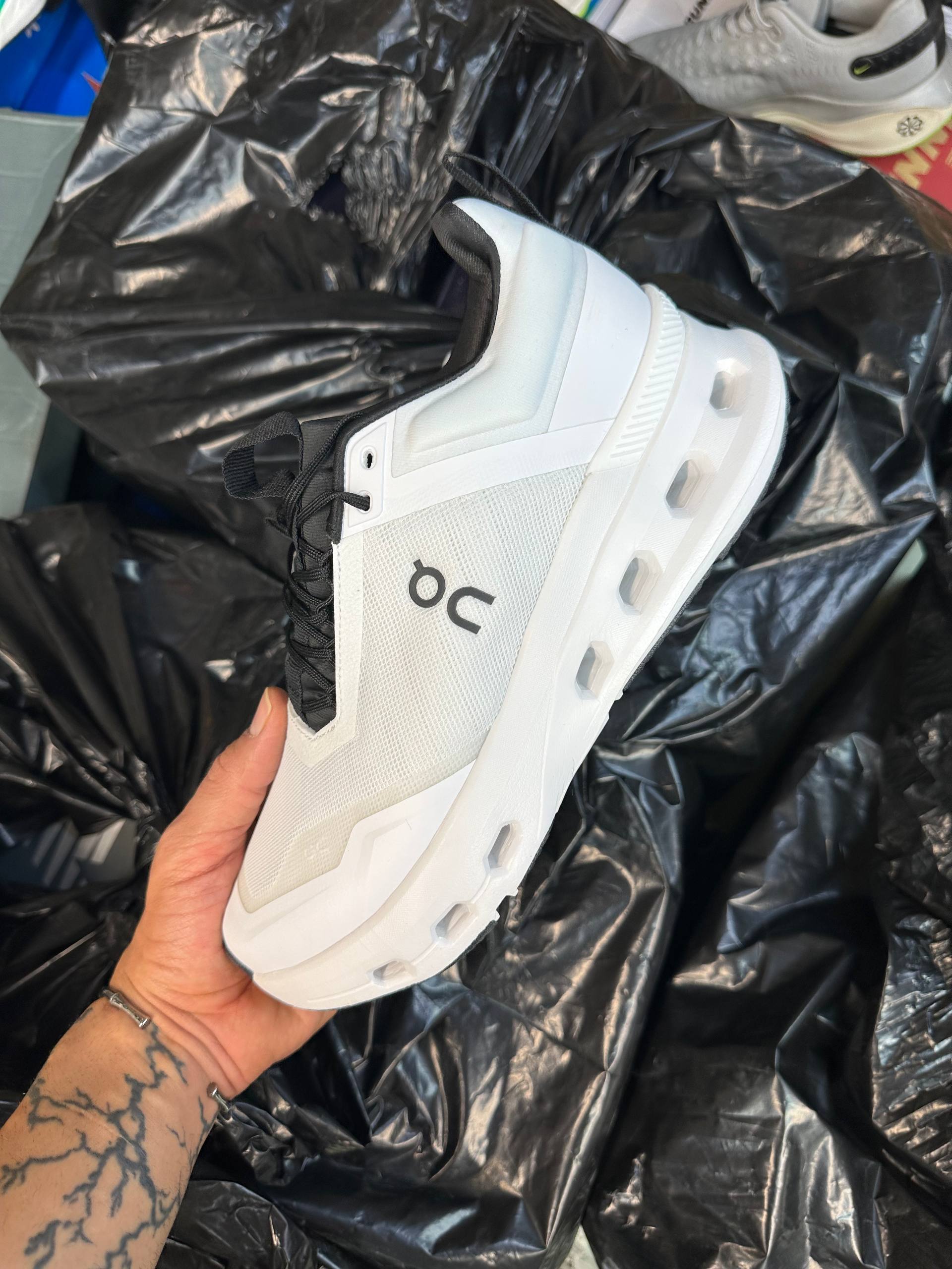 On Running Cloudtilt Sand Cream