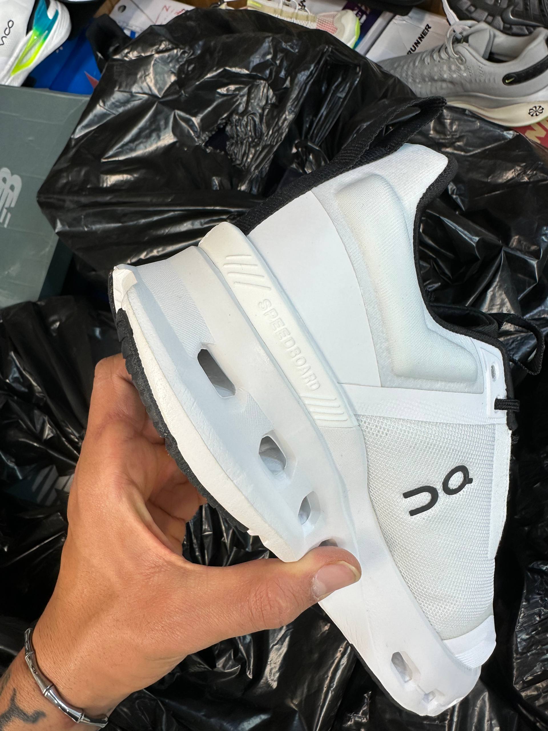 On Running Cloudtilt Sand Cream