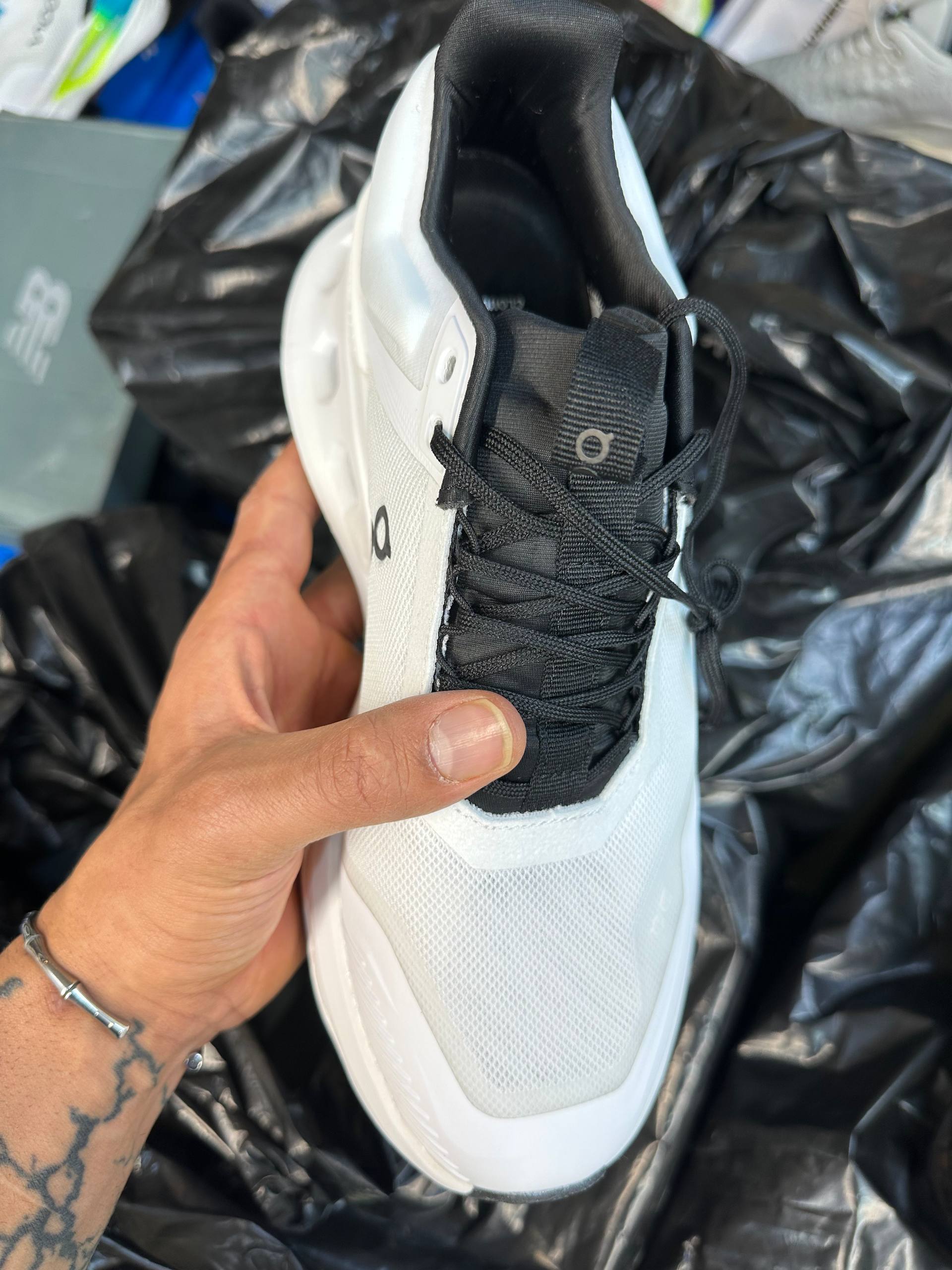 On Running Cloudtilt Sand Cream