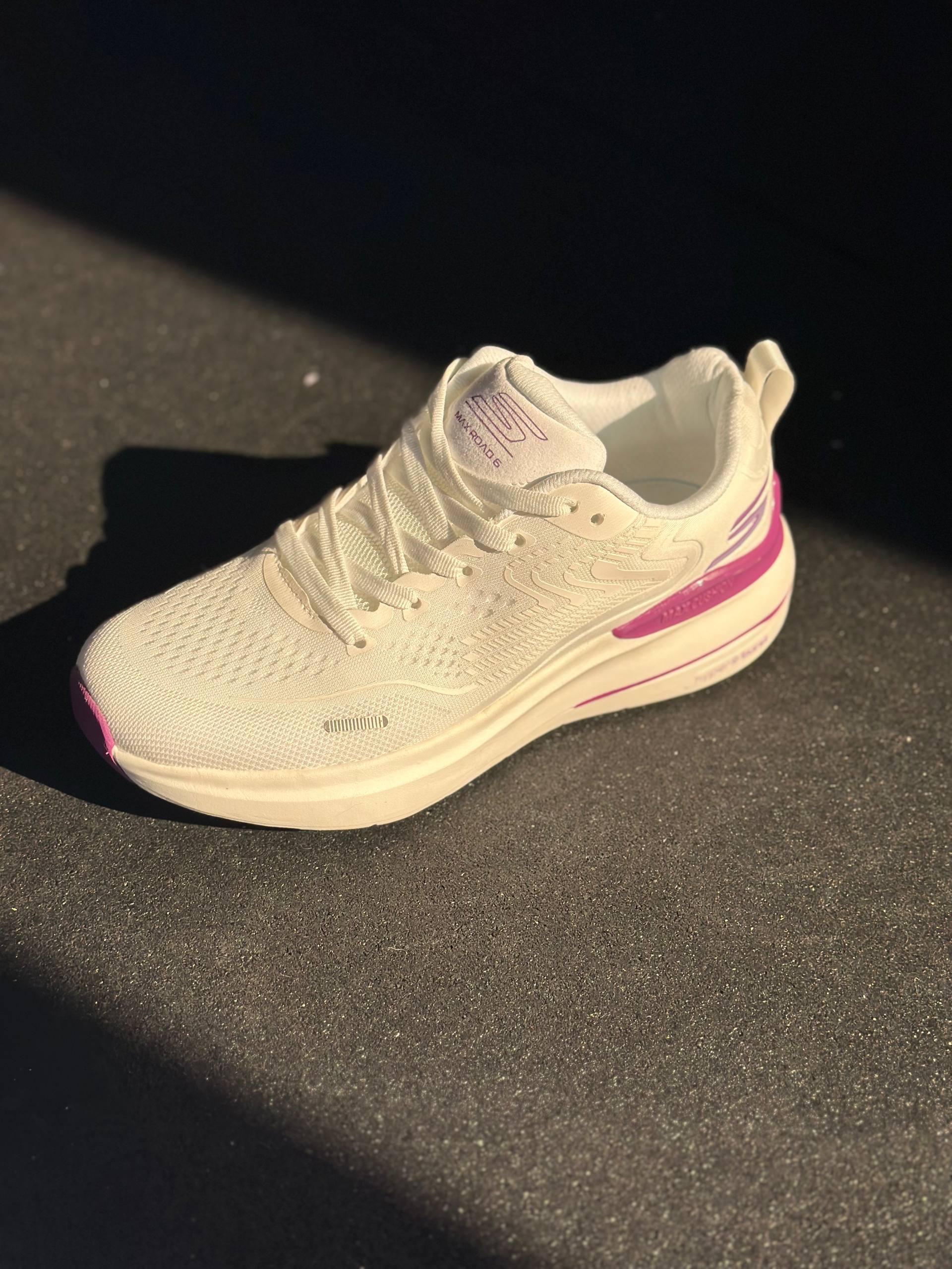 Skechers Max Road 6