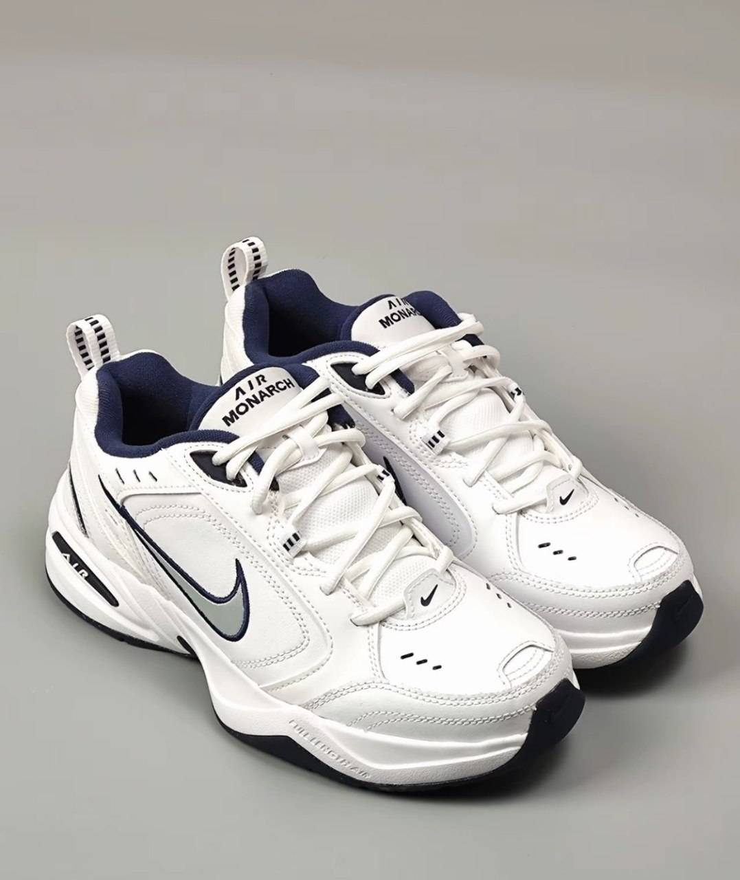 Nike Air Monarch