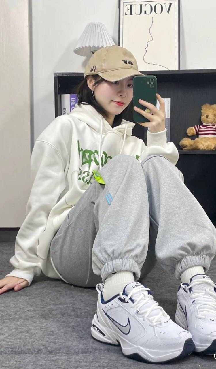 Nike Air Monarch