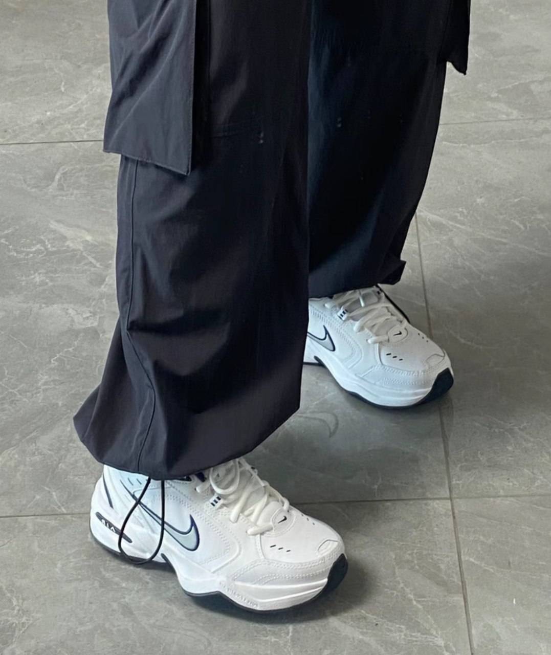 Nike Air Monarch