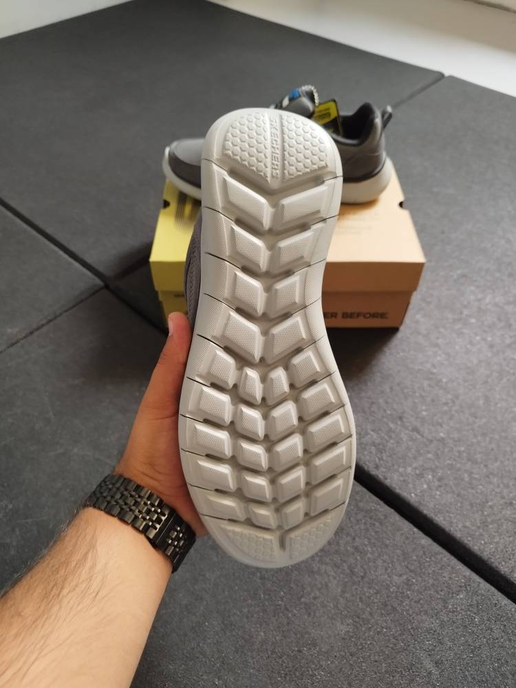 Skechers Quantum Flex، اسکیچرز کوانتوم فلکس، کفش راحت اسکیچرز، کتانی سبک Skechers، کفش پیاده‌روی اسکیچرز، کفش روزمره اسپرت، Skechers Flex shoes، کفش تنفسی اسکیچرز، کتانی سبک روزمره، کفش منعطف Skechers