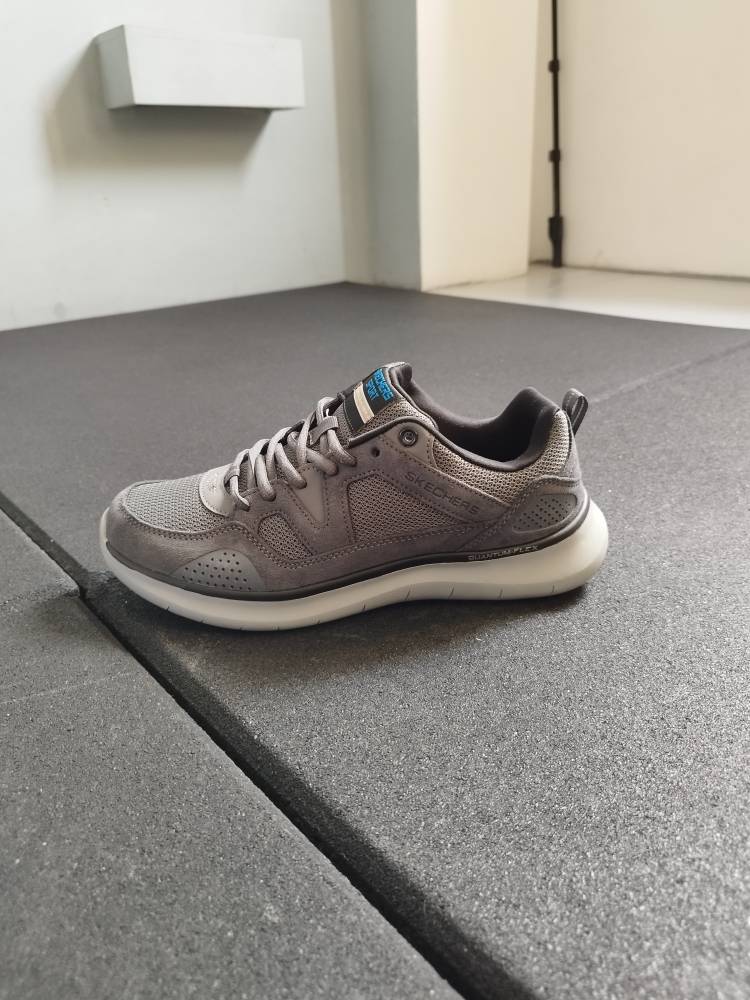 Skechers Quantum Flex، اسکیچرز کوانتوم فلکس، کفش راحت اسکیچرز، کتانی سبک Skechers، کفش پیاده‌روی اسکیچرز، کفش روزمره اسپرت، Skechers Flex shoes، کفش تنفسی اسکیچرز، کتانی سبک روزمره، کفش منعطف Skechers